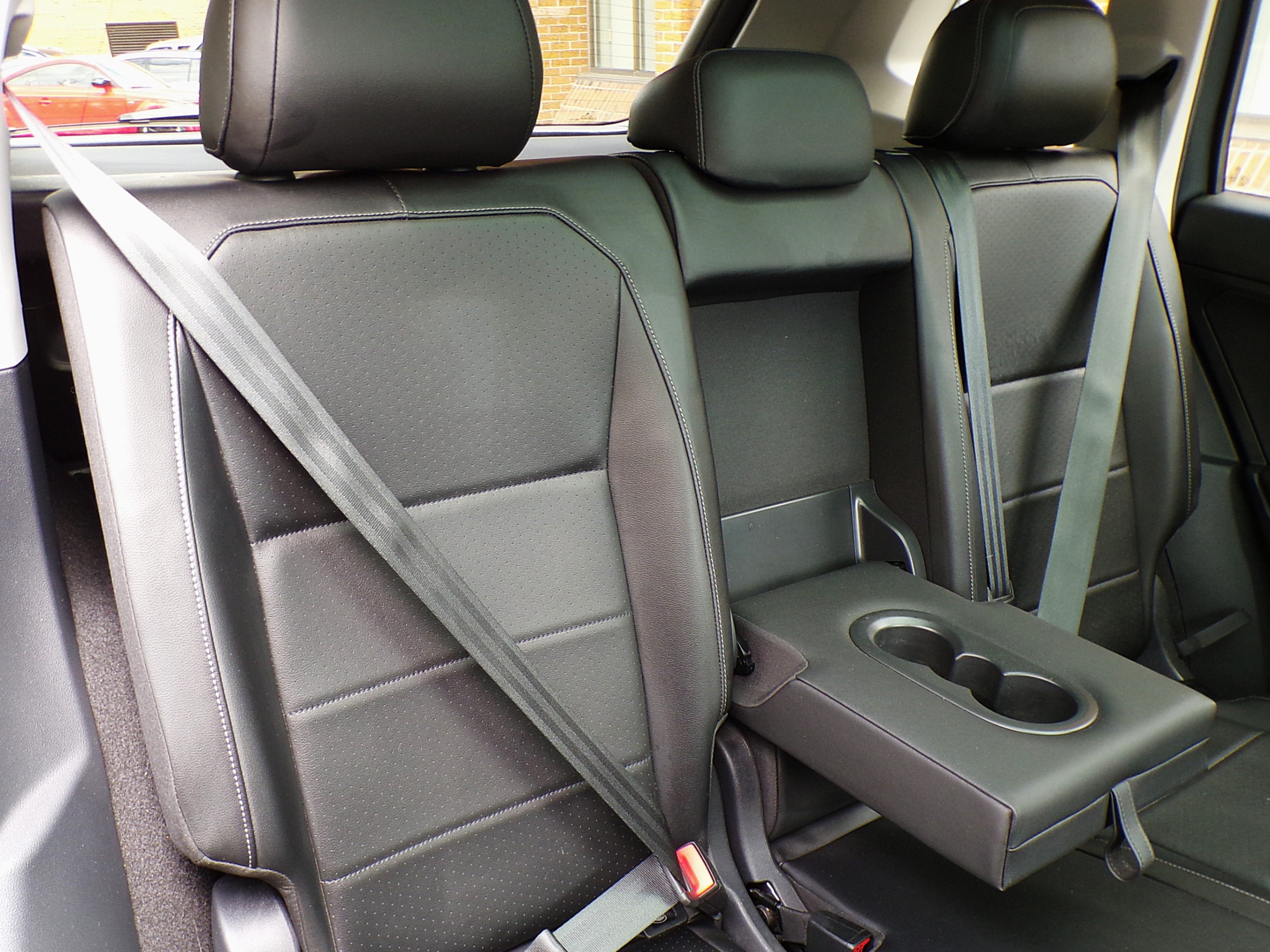 /autogallery/2018-Volkswagen-Tiguan-4045148365628992.jpg