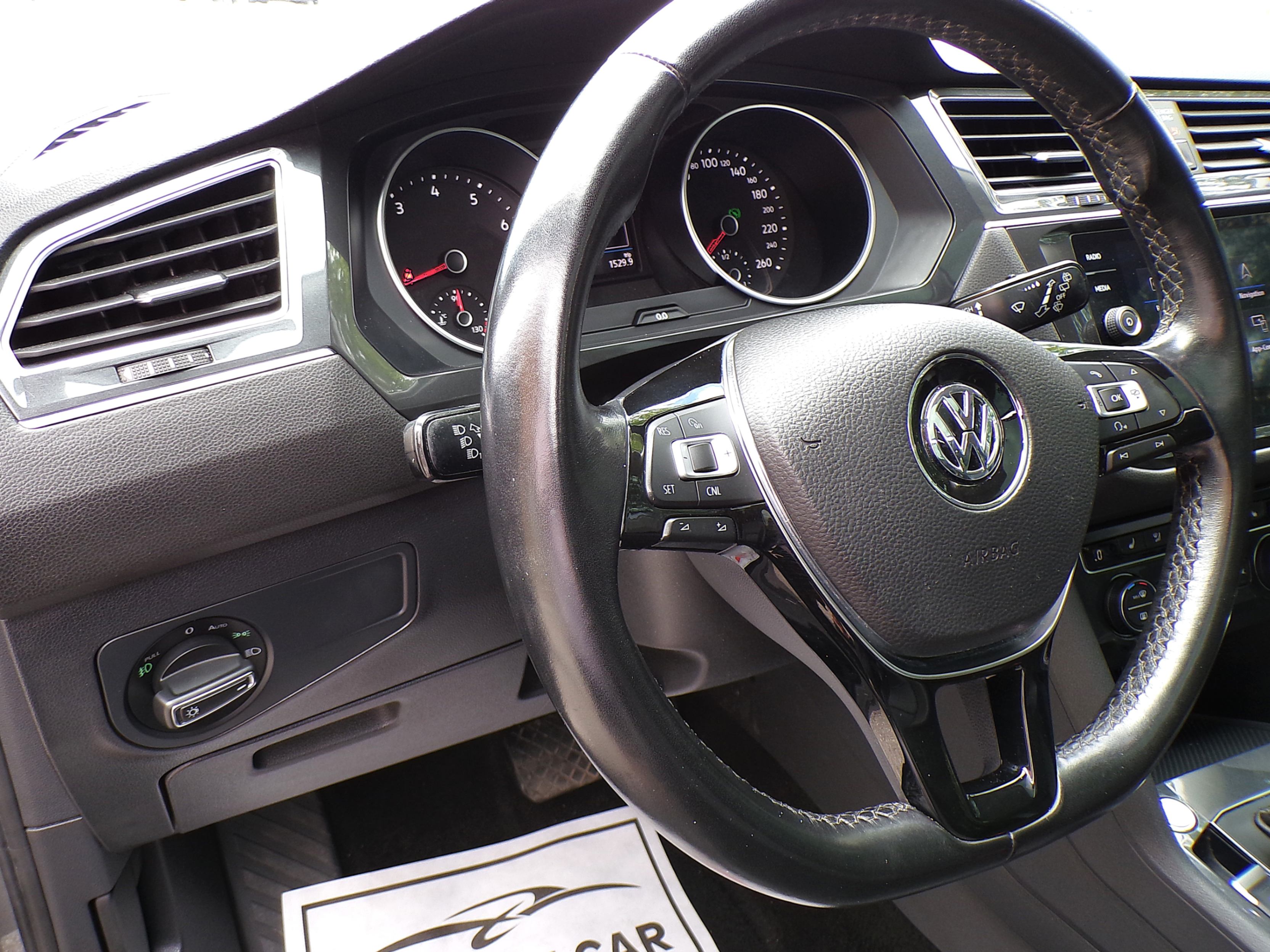 /autogallery/2018-Volkswagen-Tiguan-7353956634034455.jpg