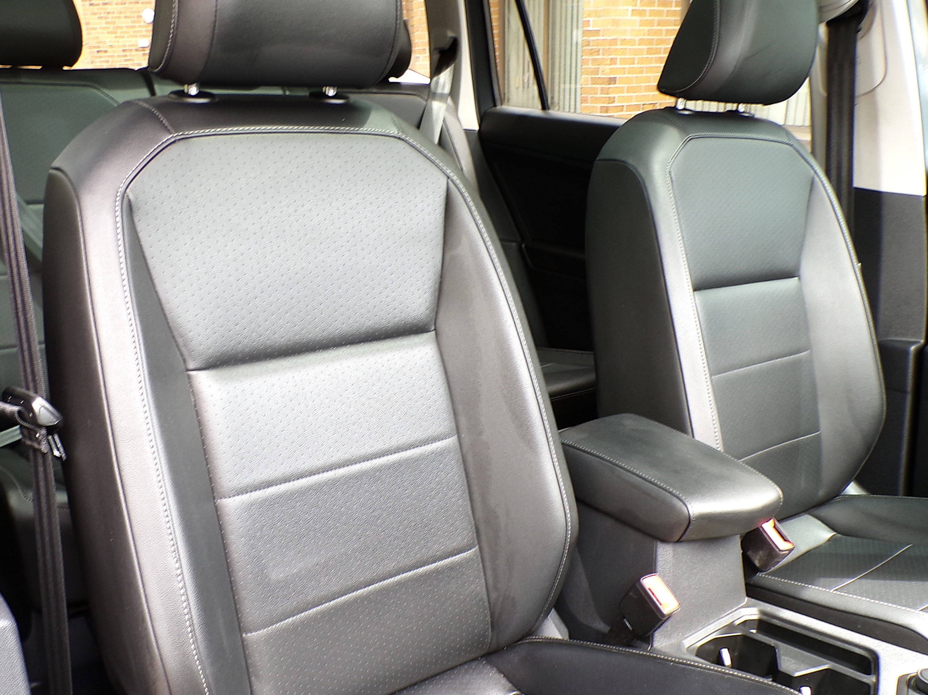 /autogallery/2018-Volkswagen-Tiguan-7514547613794935.jpg
