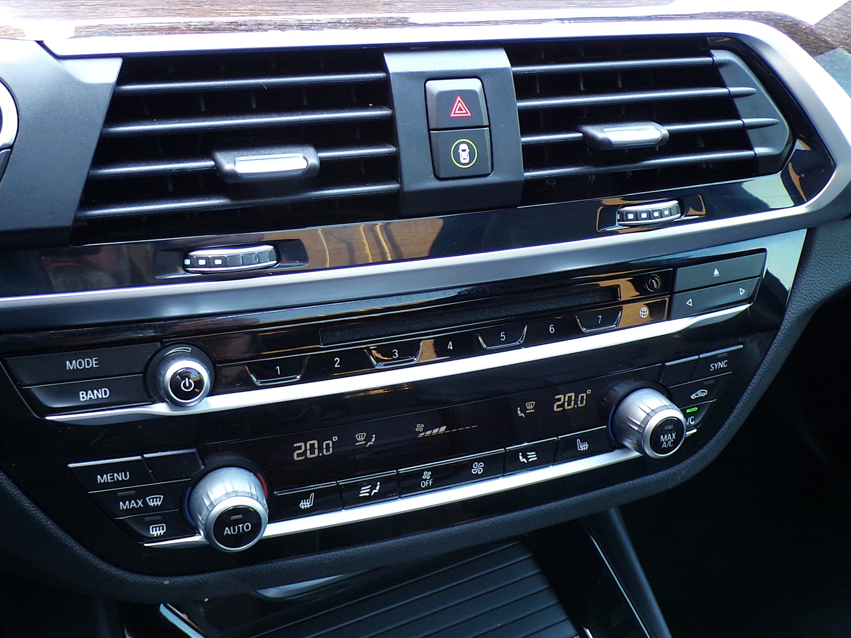 /autogallery/2019-BMW-X3-07307139351011882.jpg