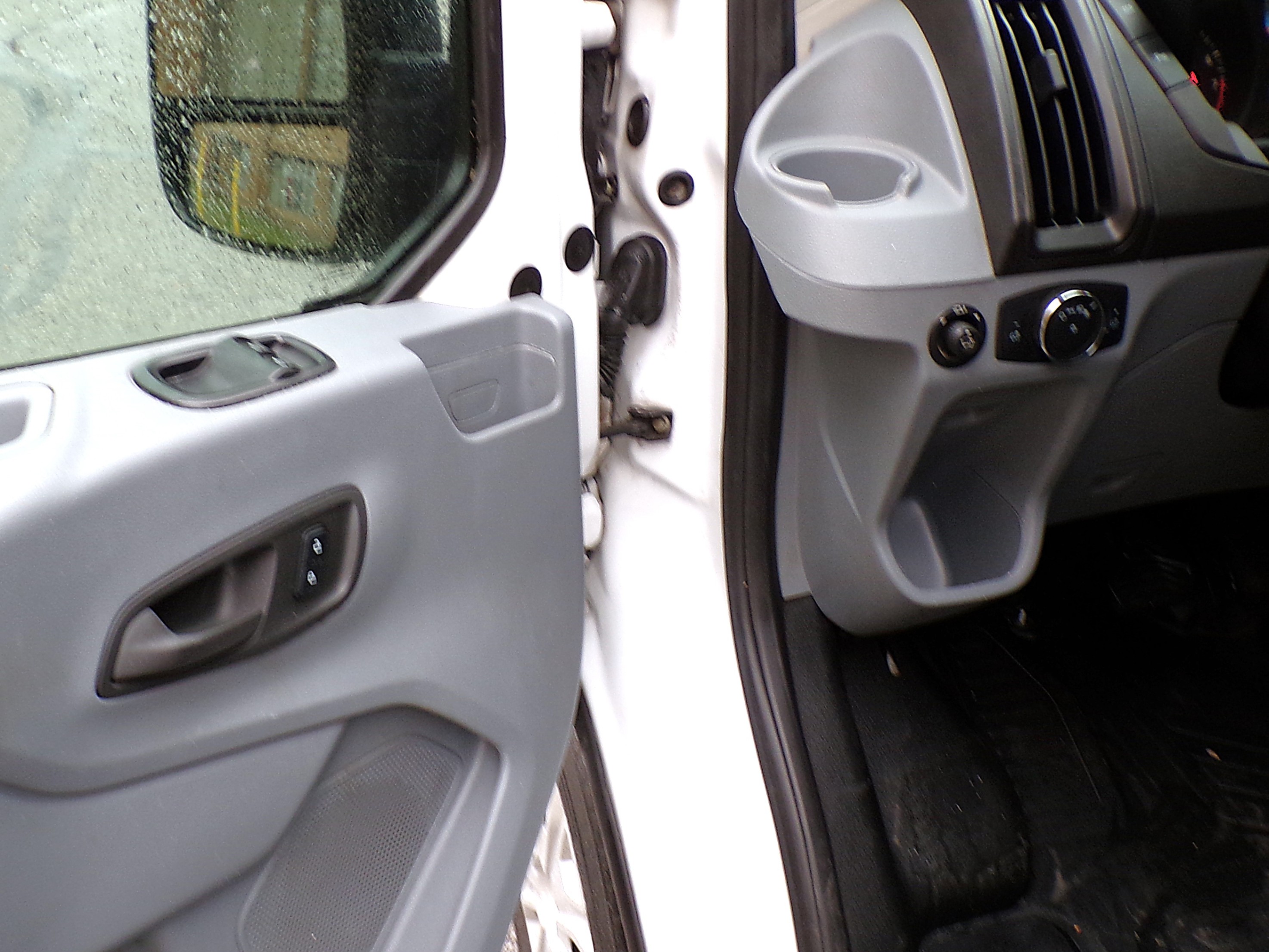 /autogallery/2019-Ford-Transit-37359154905634995.jpg