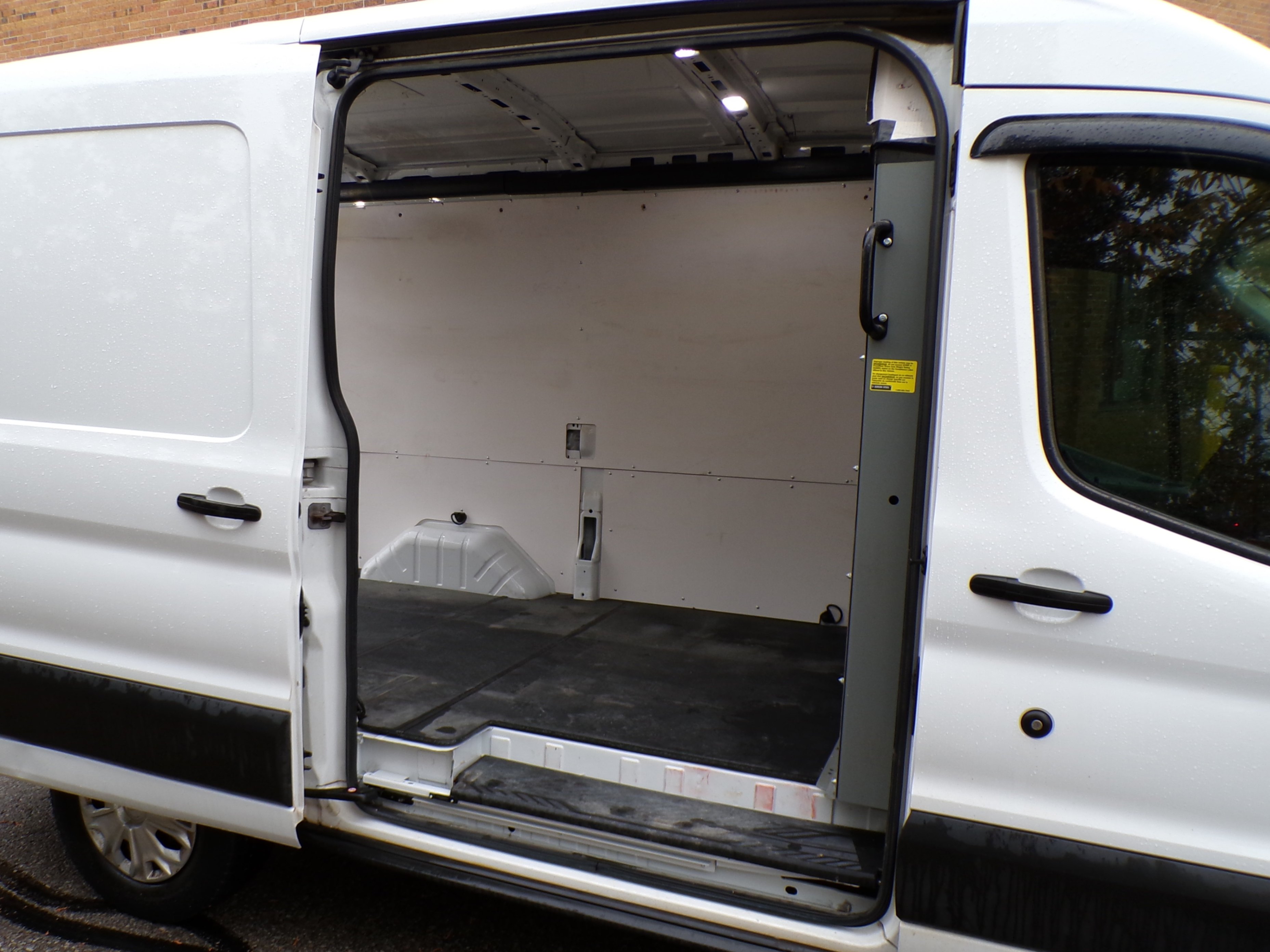 /autogallery/2019-Ford-Transit-7173959228043831.jpg