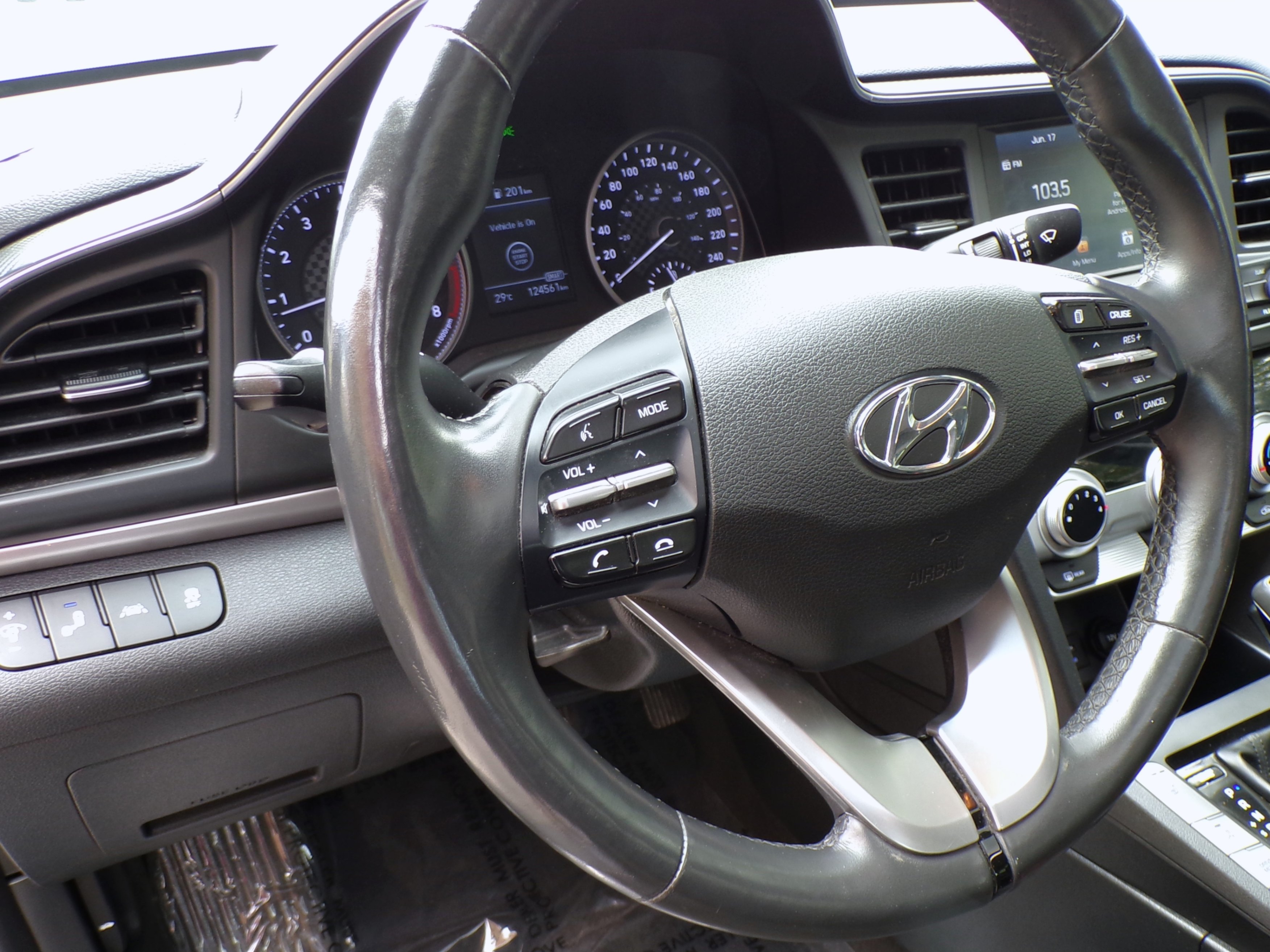 /autogallery/2019-Hyundai-Elantra-49363103559722643.jpg