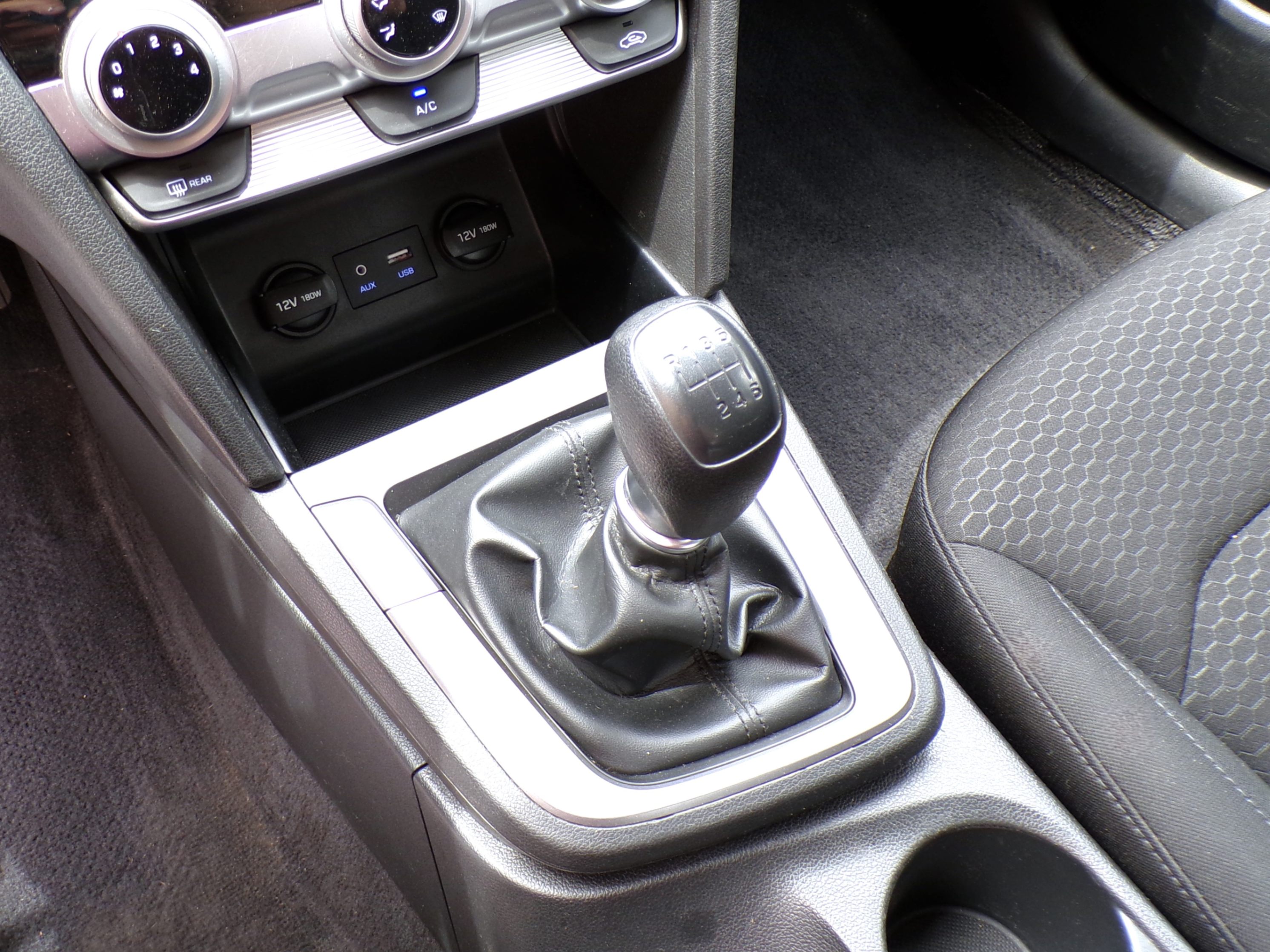 /autogallery/2019-Hyundai-Elantra-554835320842775.jpg