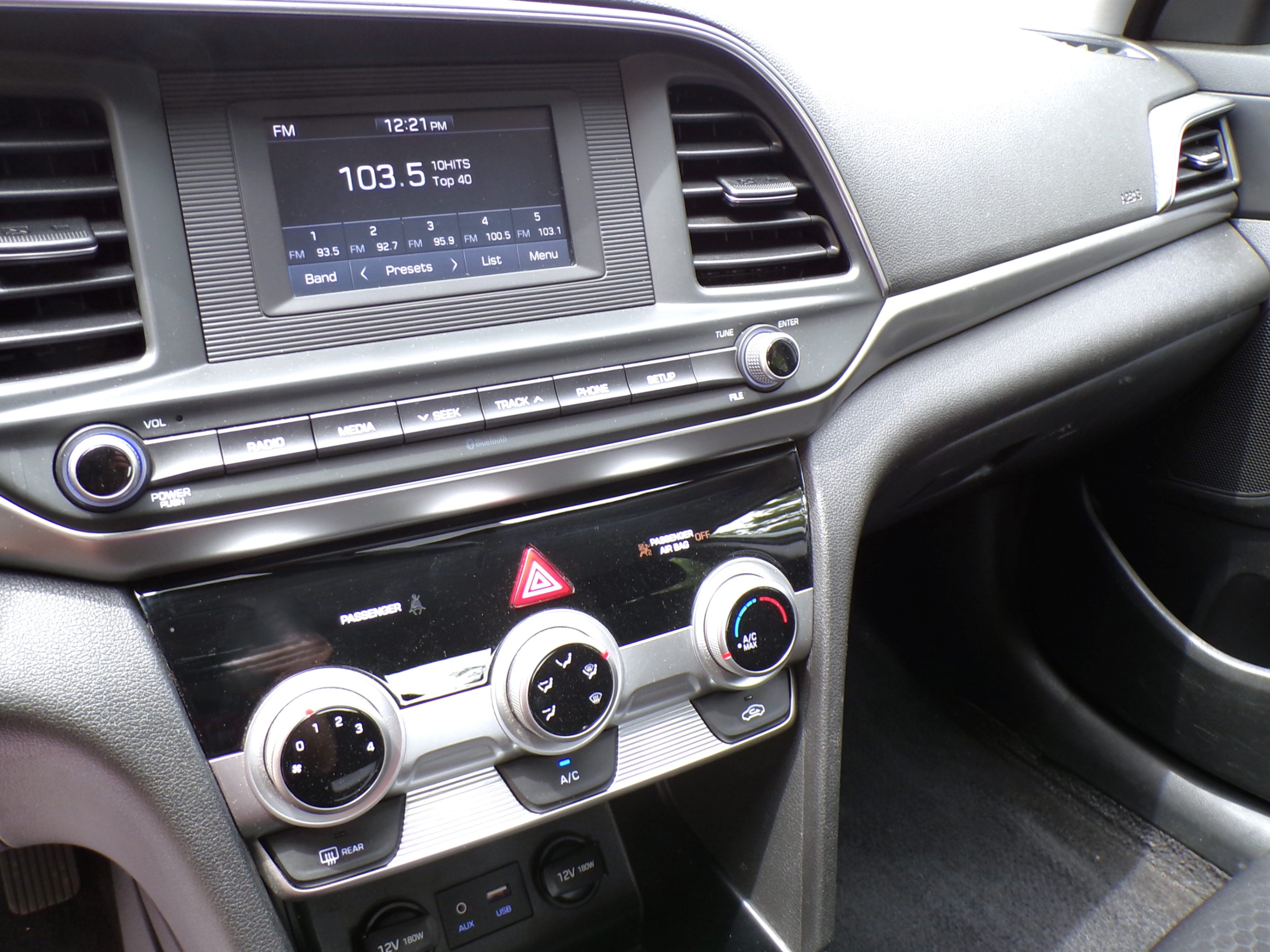 /autogallery/2019-Hyundai-Elantra-7658114002510403.jpg
