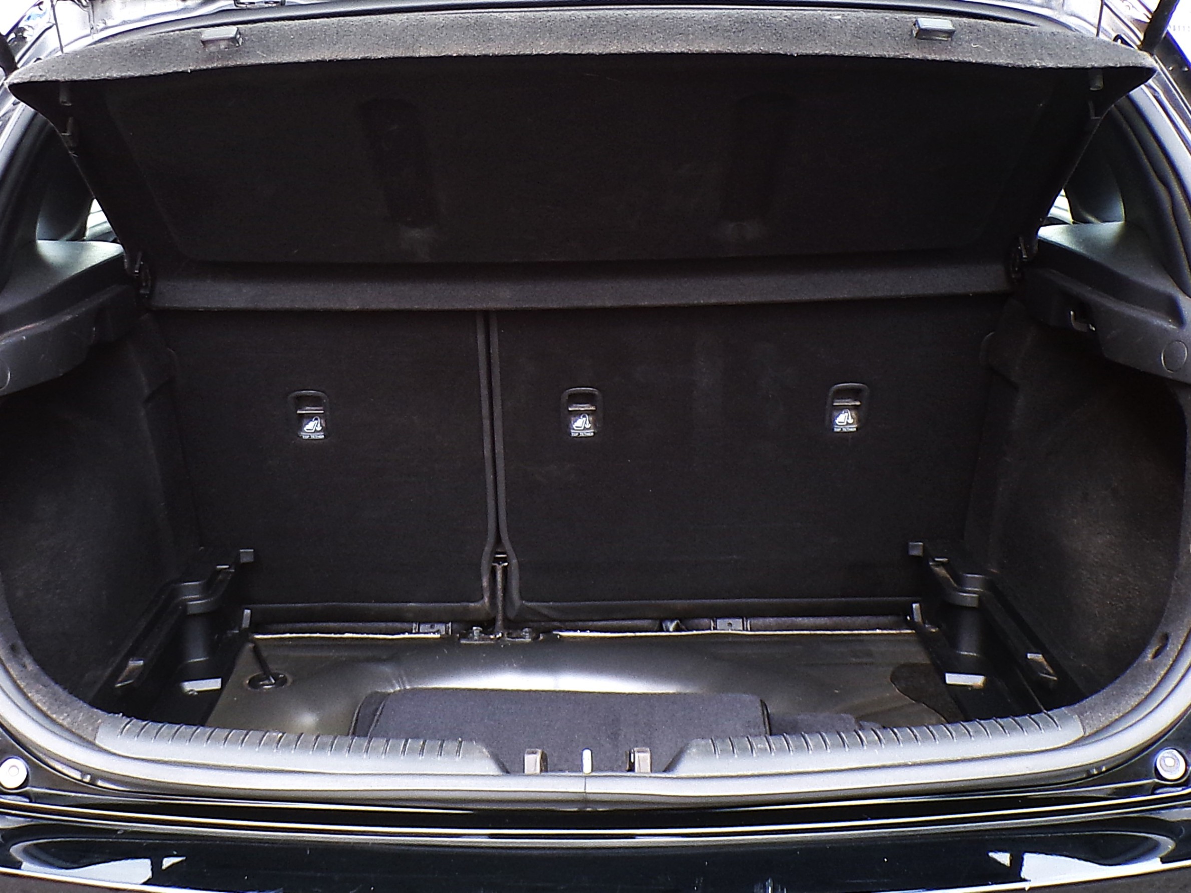 /autogallery/2019-Hyundai-ElantraGT-08471317758531427.jpg