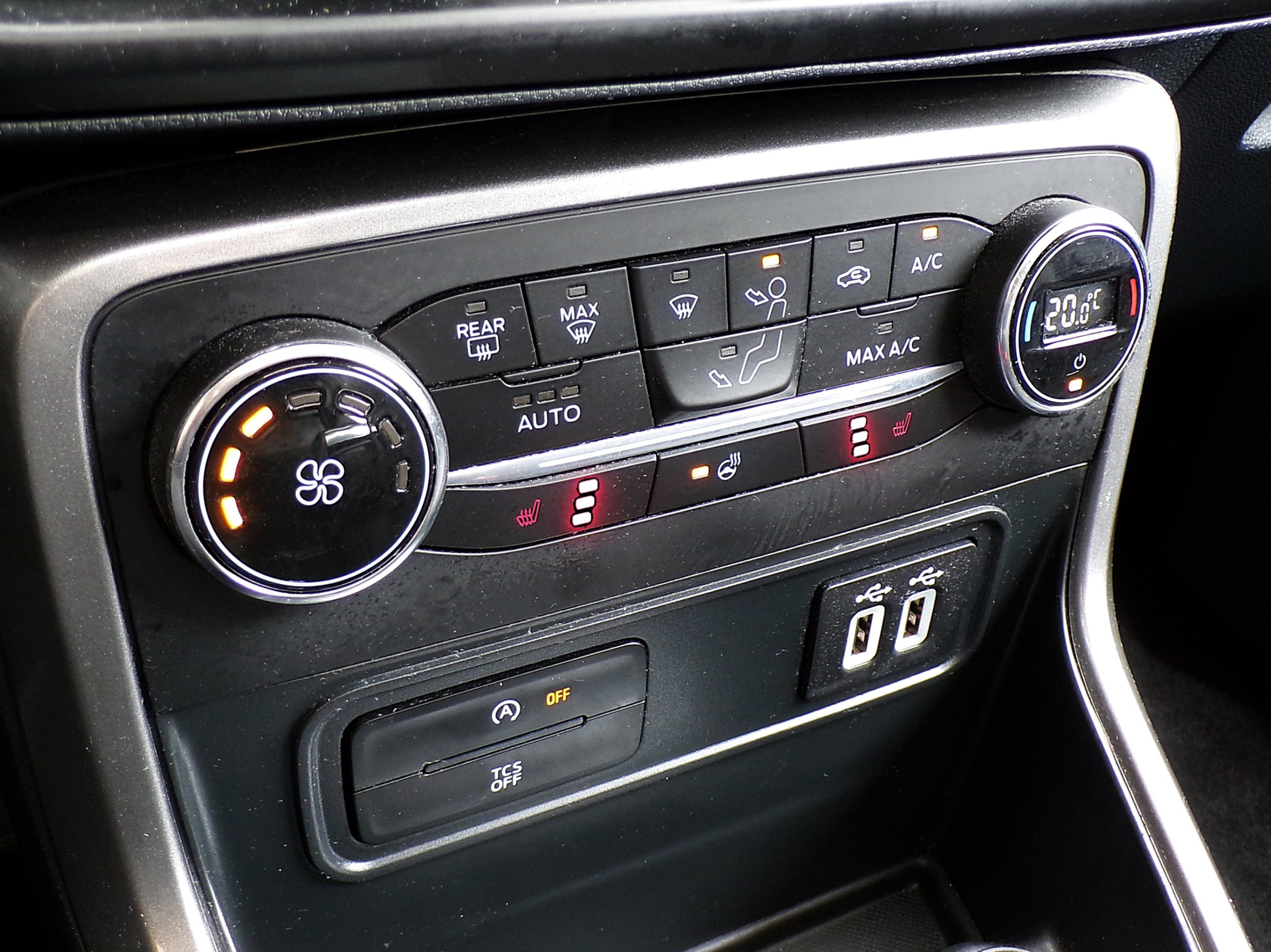 /autogallery/2020-Ford-Ecosport-8392763014568292.jpg