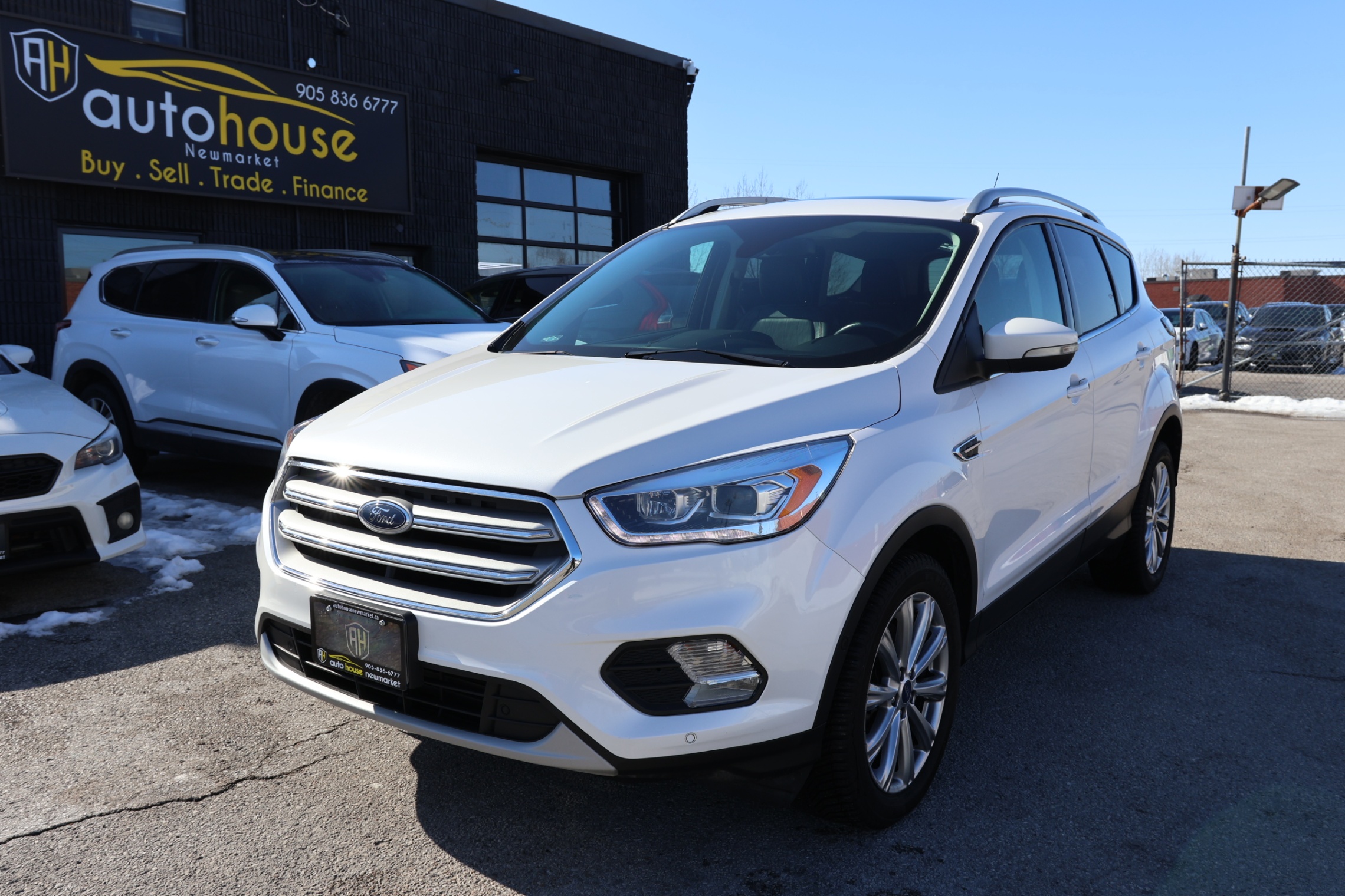 2018 Ford Escape TITANIUM-AWD-R STARTER/NAV/LEATHER/PANOROOF/BCAM/KEYLESS/MEM SEAT/CARPLAY