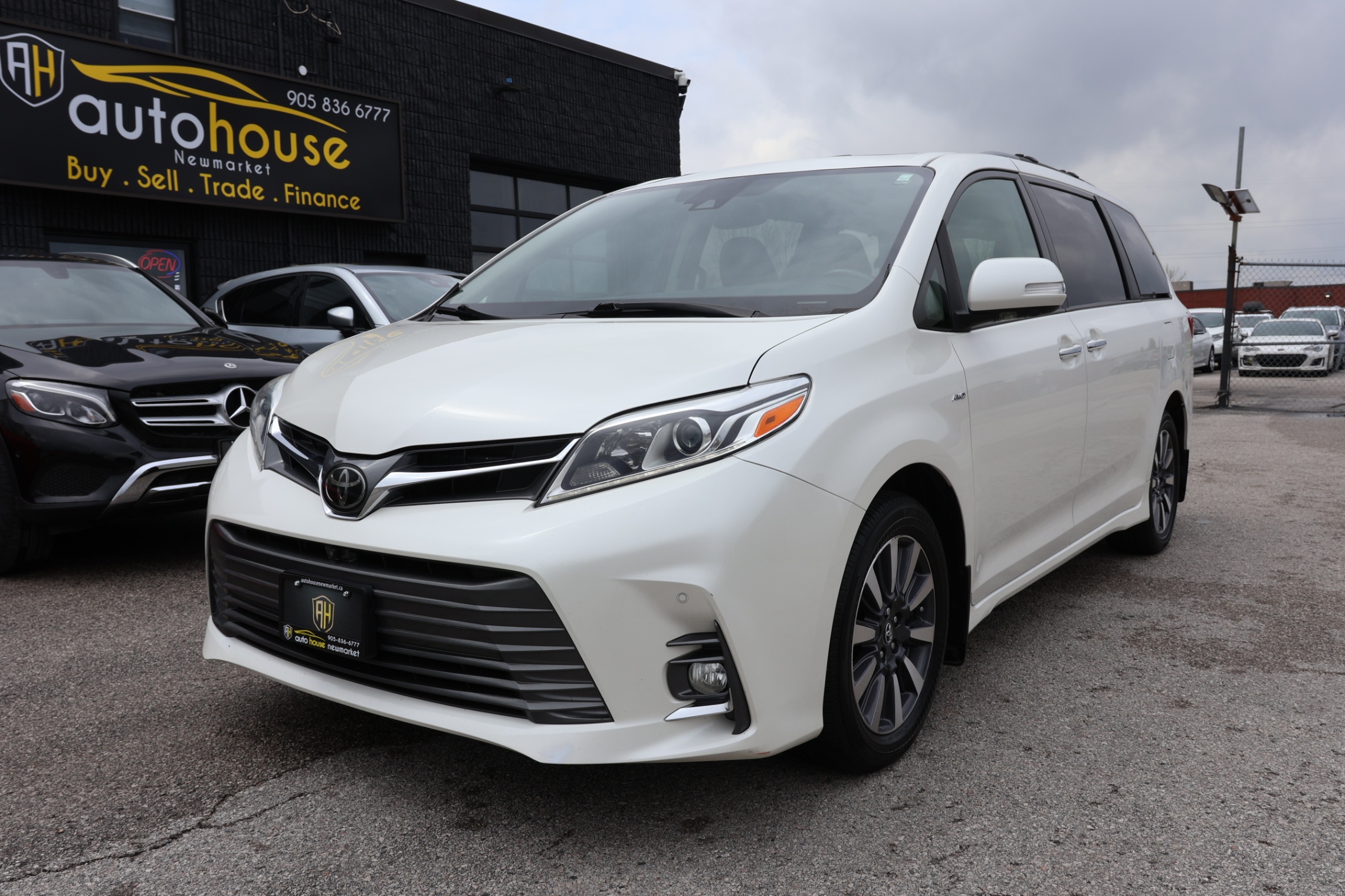 2018 Toyota Sienna LIMITED-AWD-7PASS/NAV/ADAPT CRUISE/BCAM/LEATHER/H SEATS/BLIS/LANE ASSIST/KEYLESS/JLB/BLUETOOTH/SUNRO