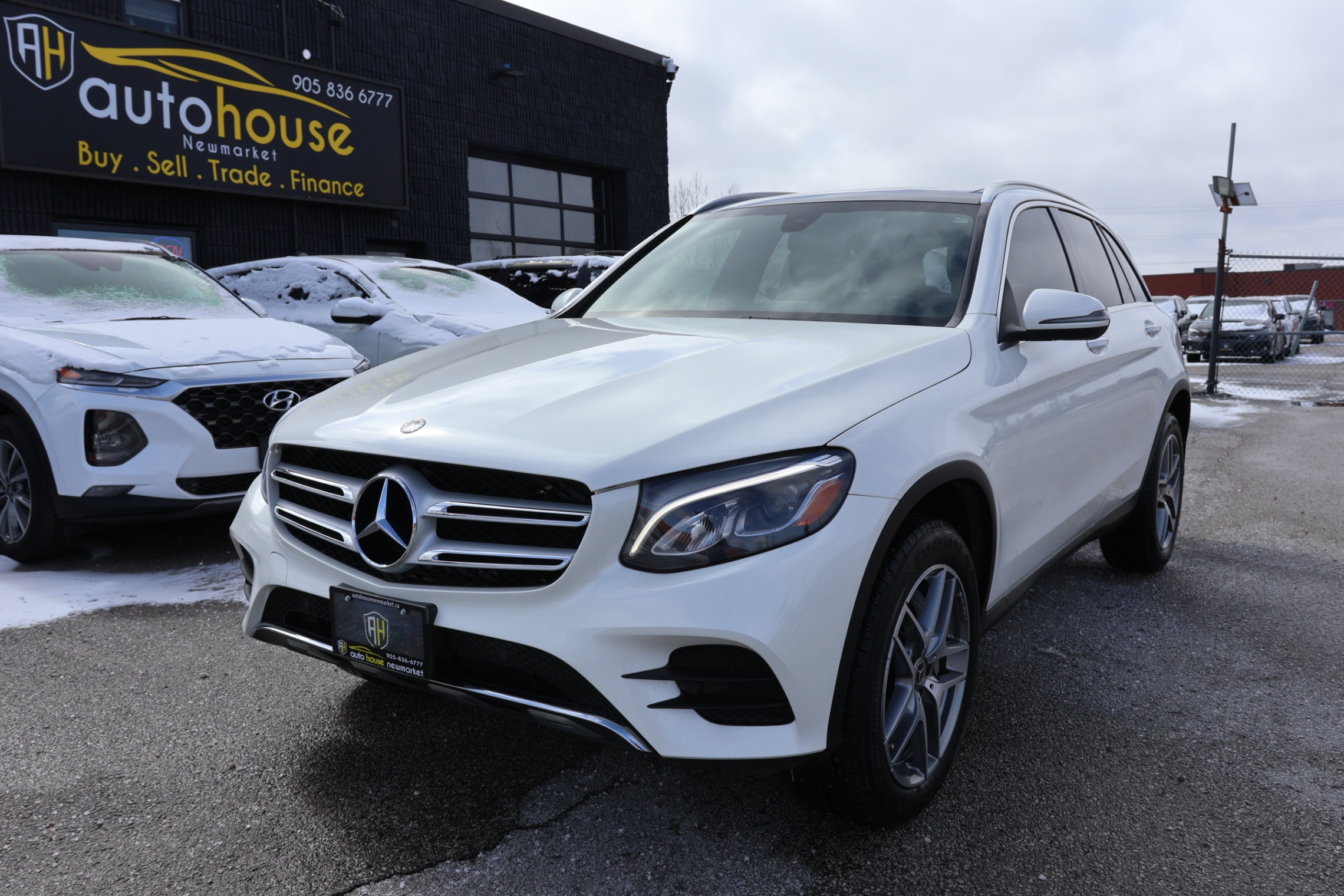 2019 Mercedes-Benz GLC GLC300-4MATIC-AMG/NAV/B CAM/PANOROOF/BLIS/P SENSORS/H SEATS/BLUETOOTH/HEADLIGHT PKG/KEYLESS