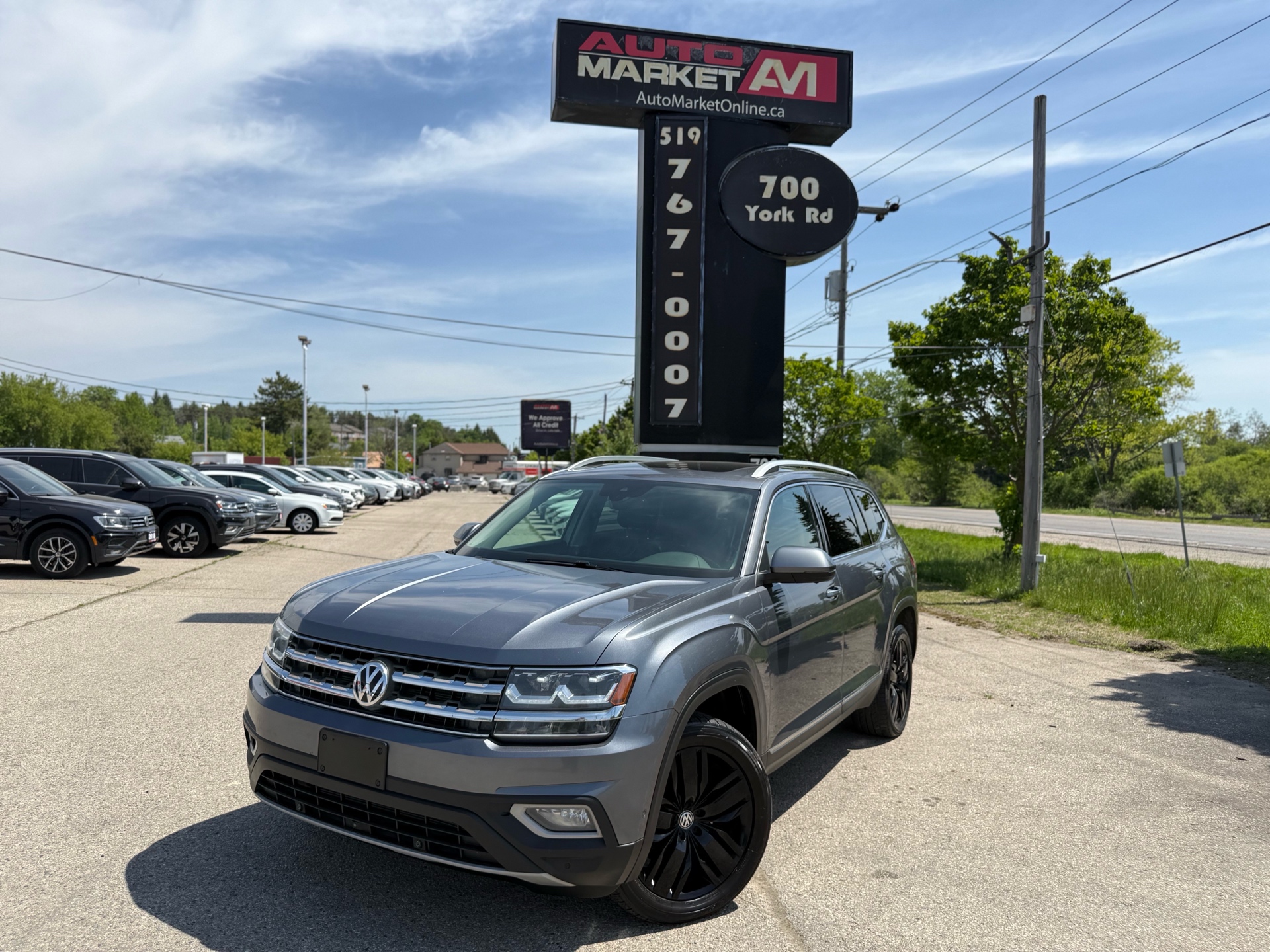 2018 Volkswagen Atlas Execline AWD | No Accidents | Low Mileage | Panoramic Sunroof | Leather Seats
