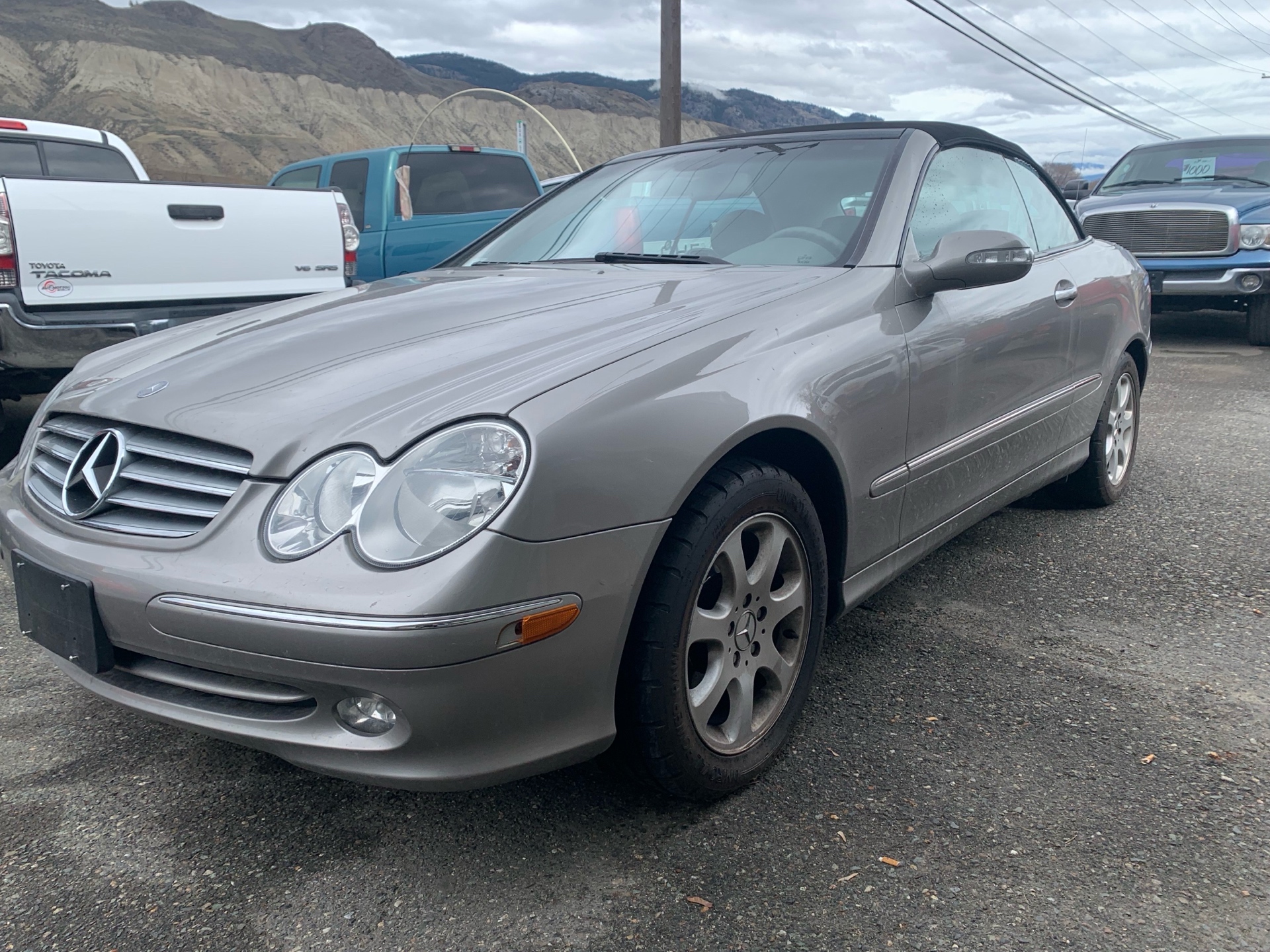 2004 Mercedes-Benz CLK-Class 2dr Cabriolet 3.2L