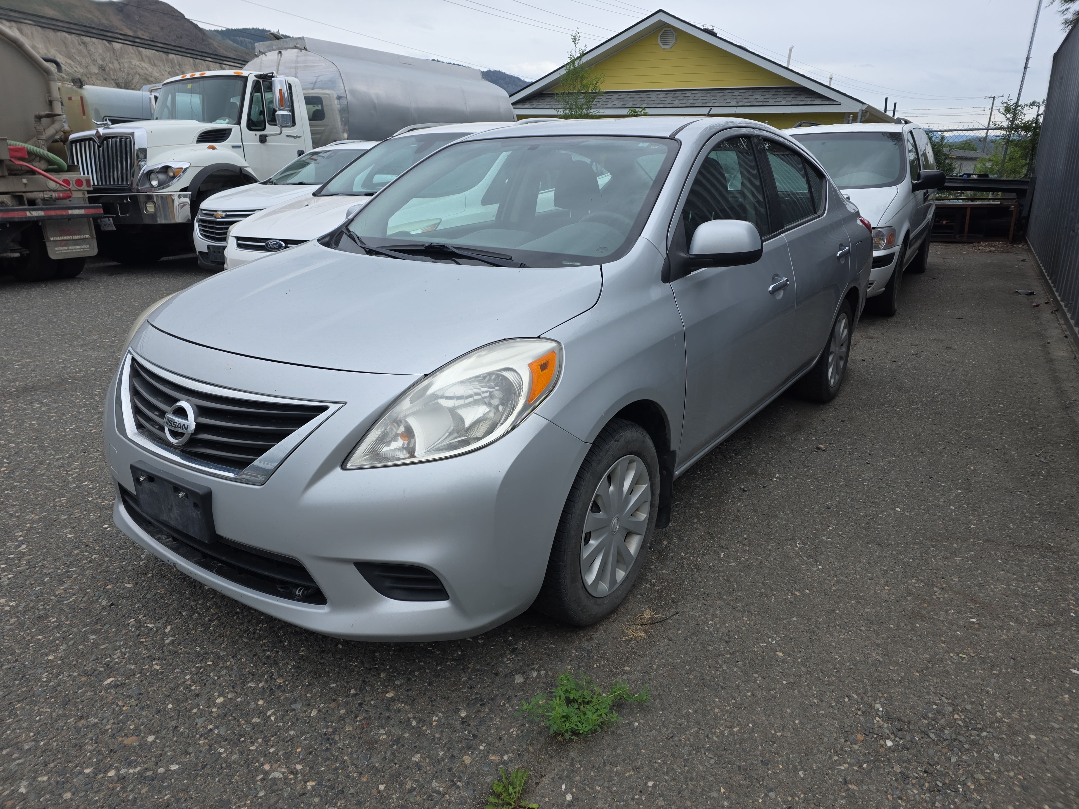 2014 Nissan Versa 4dr Sdn I4 Man 1.6 S