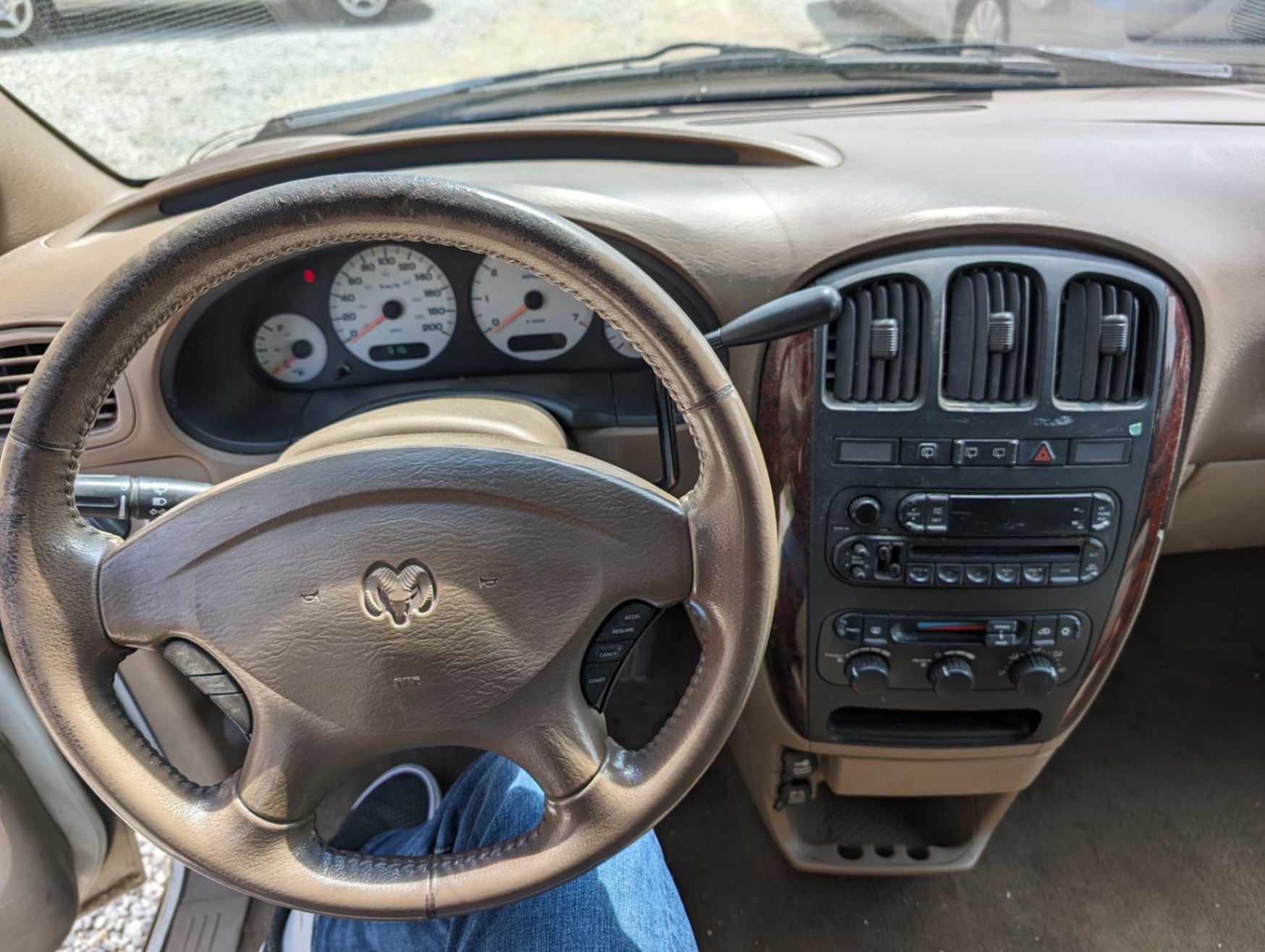 /autonationcarsales/2001-Dodge-Cara-573121193678698.jpg