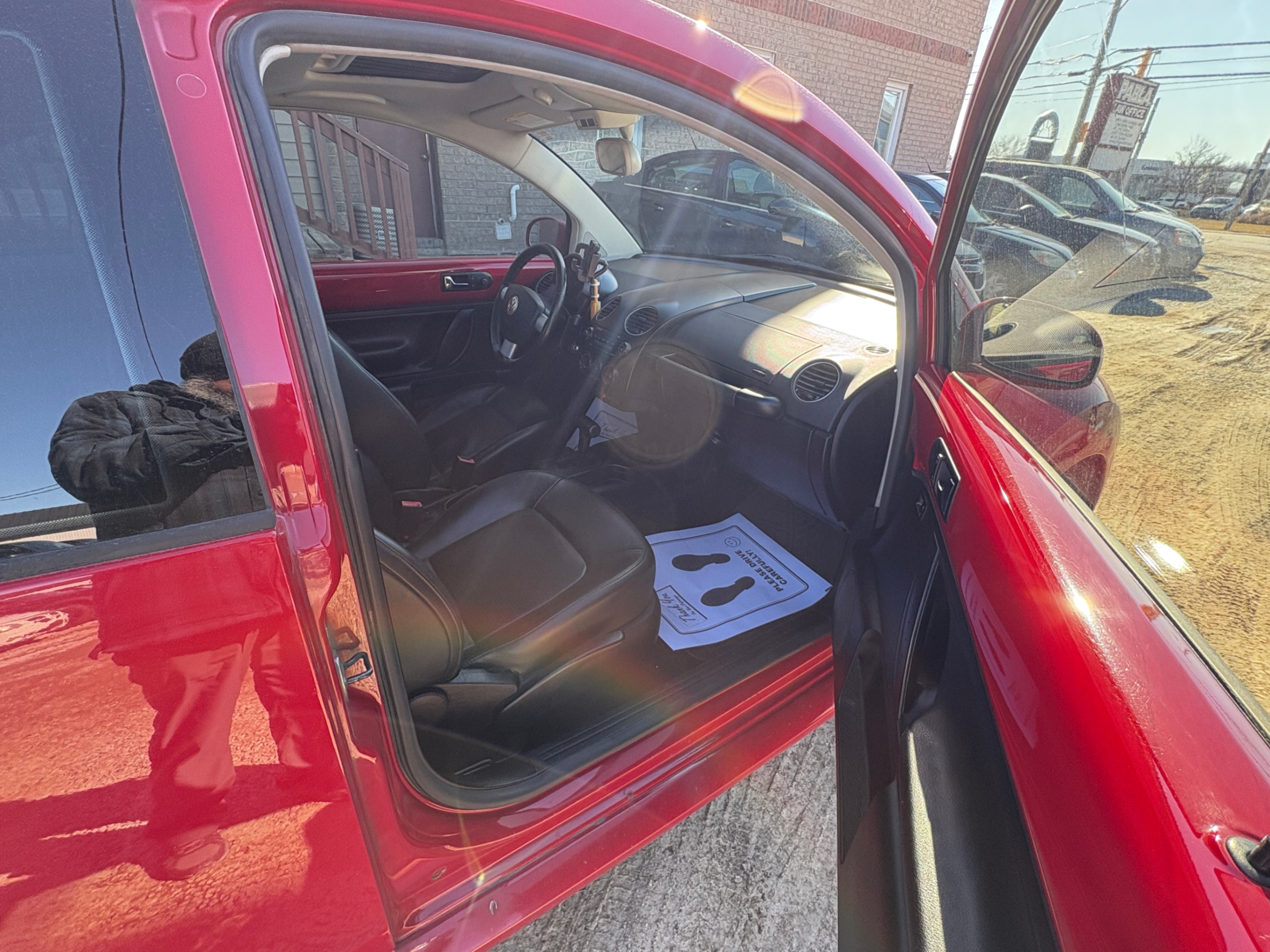 /autonationcarsales/2010-Volkswagen-NewBeetle-2829021540752641.jpg