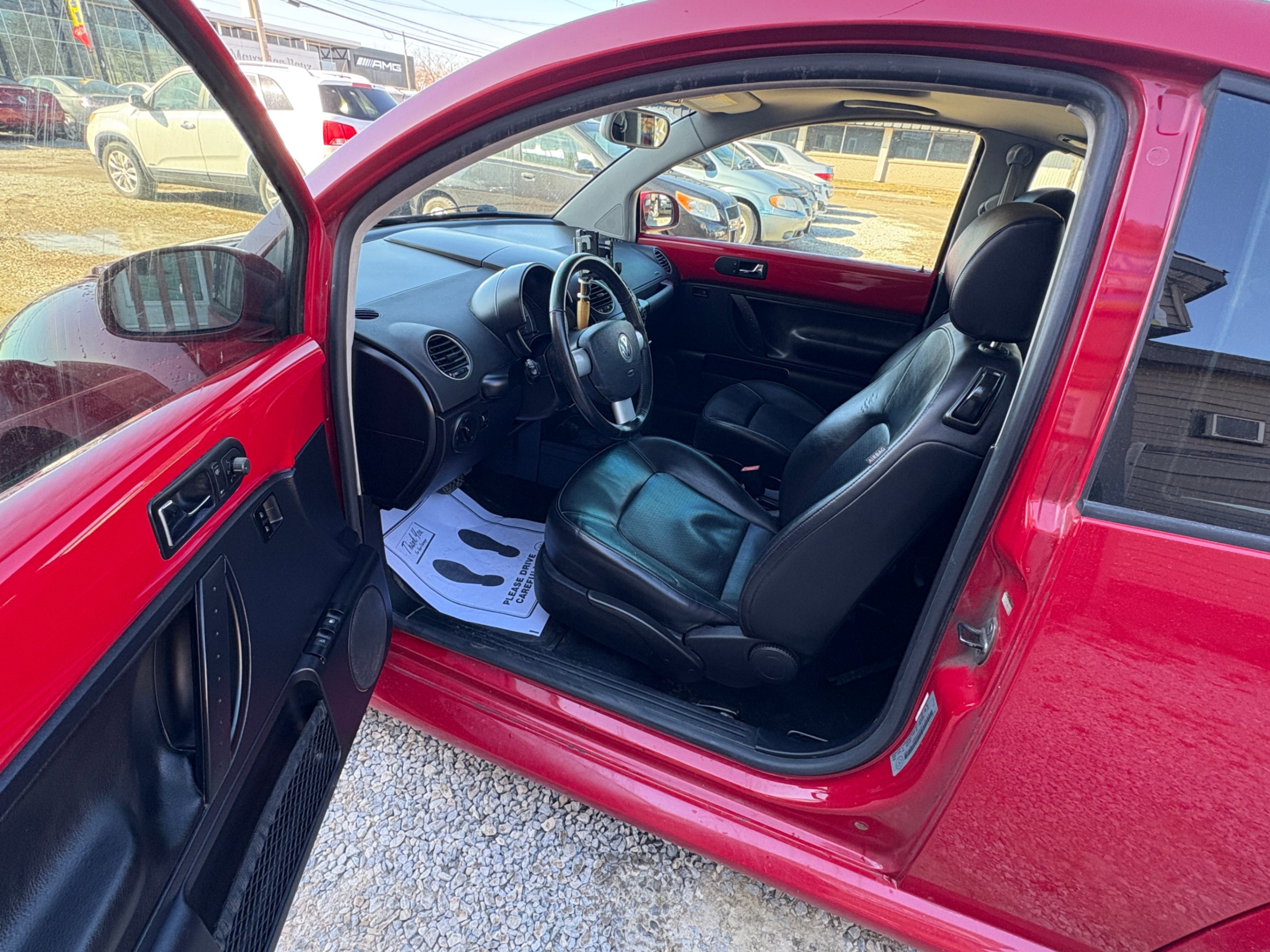 /autonationcarsales/2010-Volkswagen-NewBeetle-4771209490219568.jpg