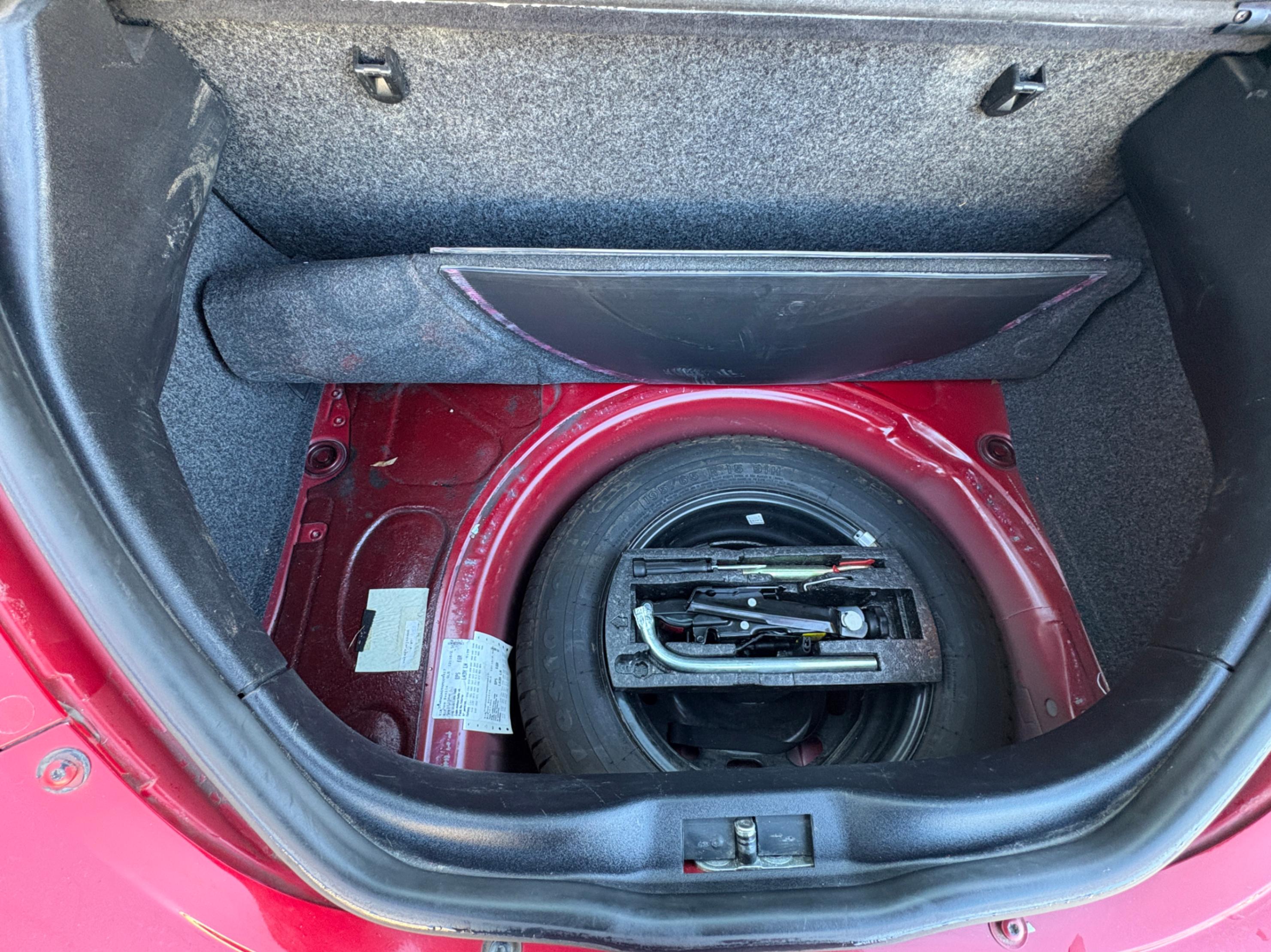 /autonationcarsales/2010-Volkswagen-NewBeetle-8683348755497884.jpg