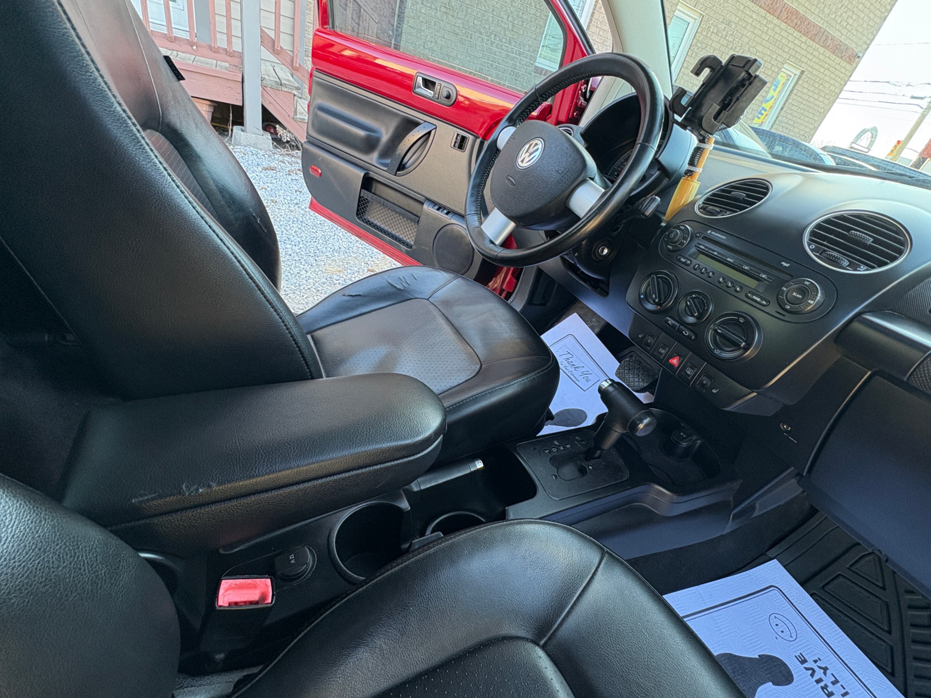 /autonationcarsales/2010-Volkswagen-NewBeetle-9744133364464762.jpg