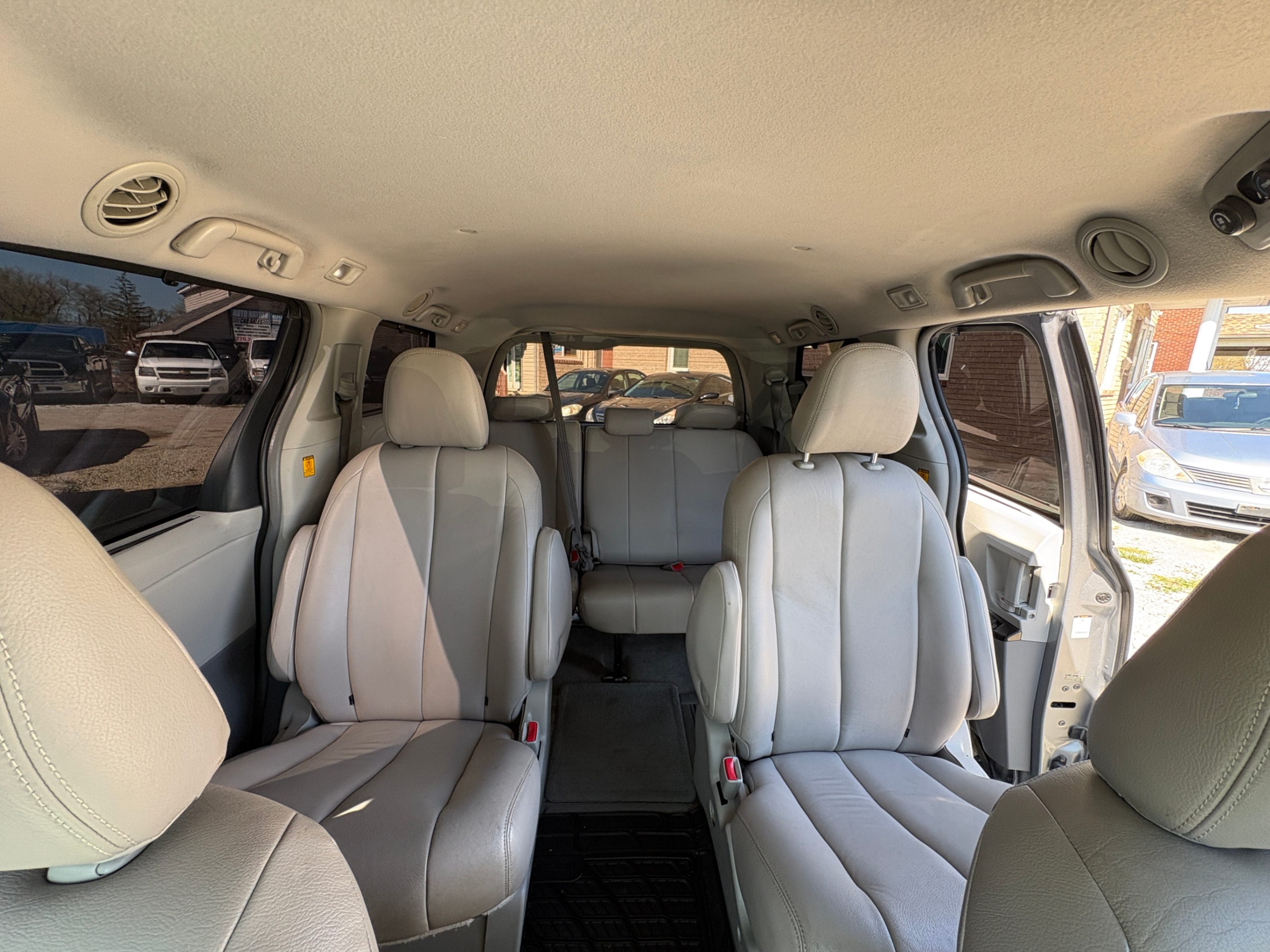 /autonationcarsales/2011-Toyota-Sienna-40469751047113833.jpg