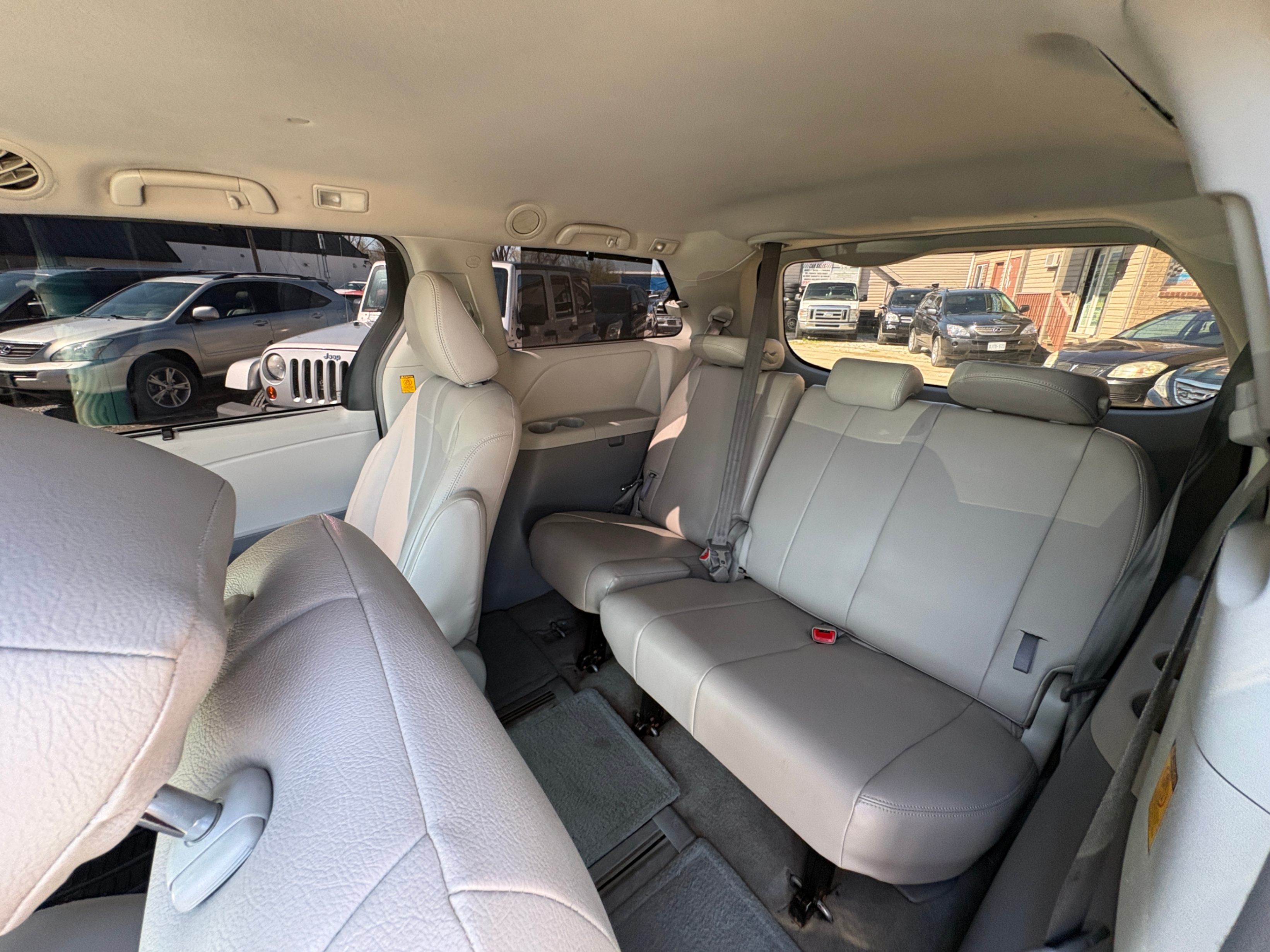 /autonationcarsales/2011-Toyota-Sienna-500709687412551.jpg