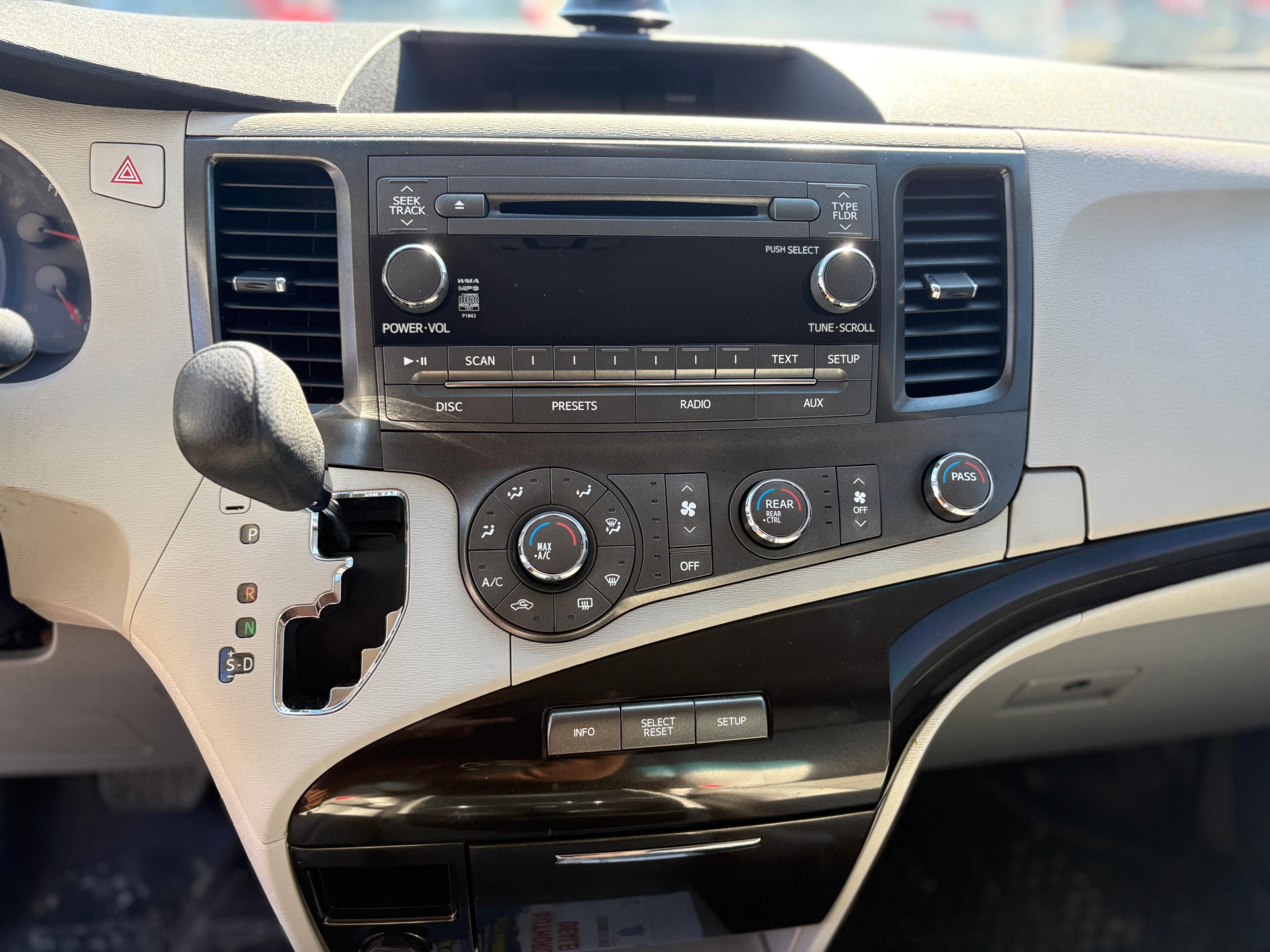 /autonationcarsales/2011-Toyota-Sienna-6987915702156151.jpg