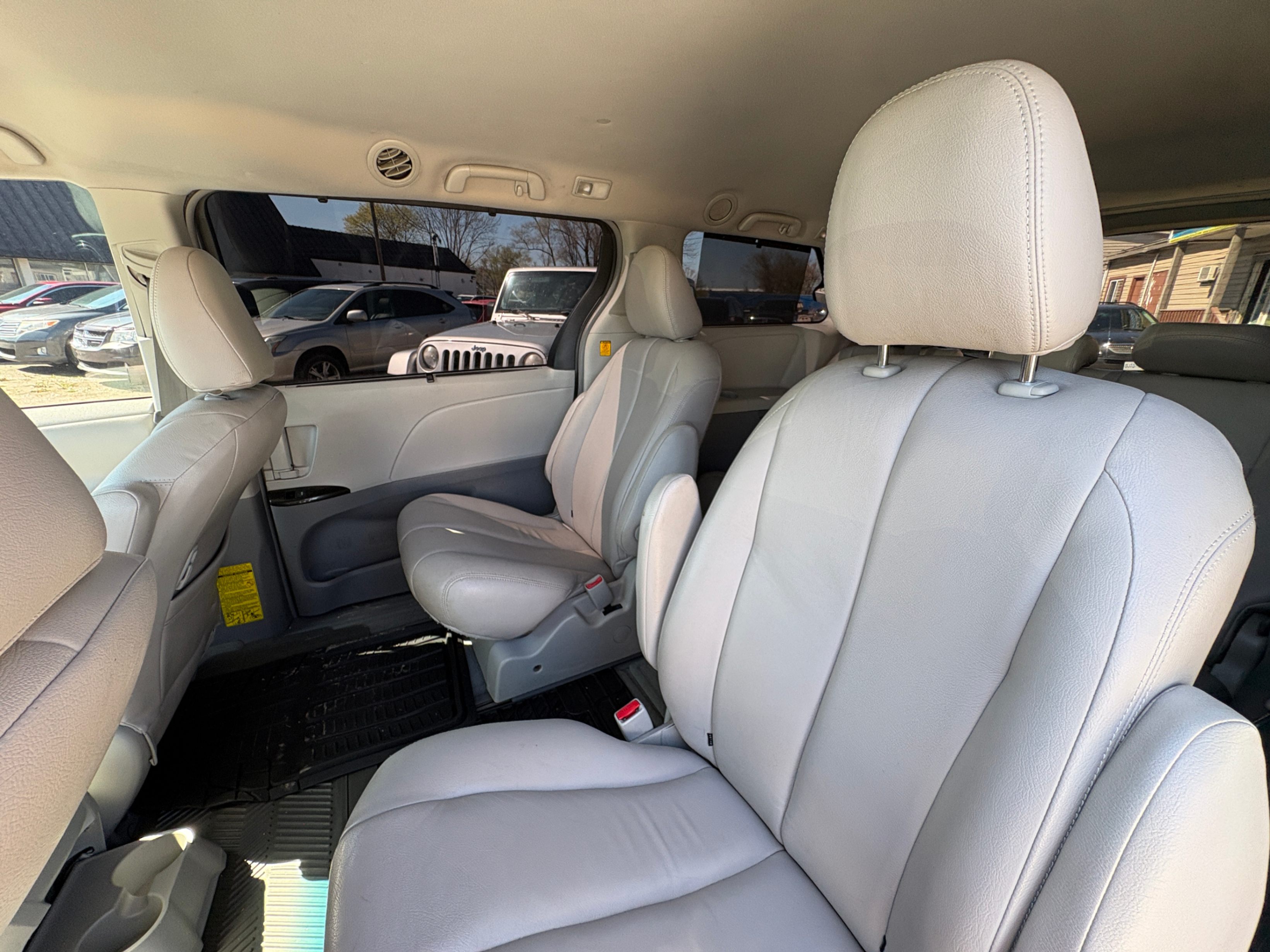 /autonationcarsales/2011-Toyota-Sienna-739732774742486.jpg