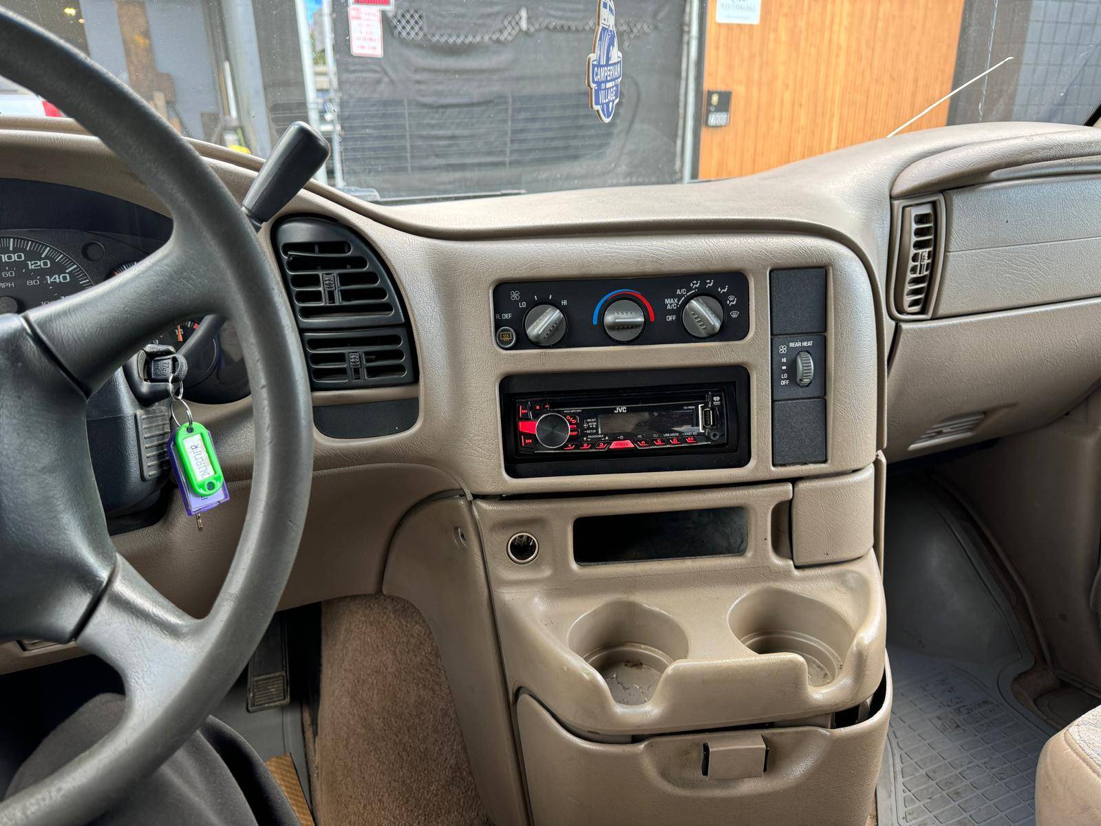 /azureautogallery1/1998-Chevrolet-AstroPassenger-8614437306982532.jpg