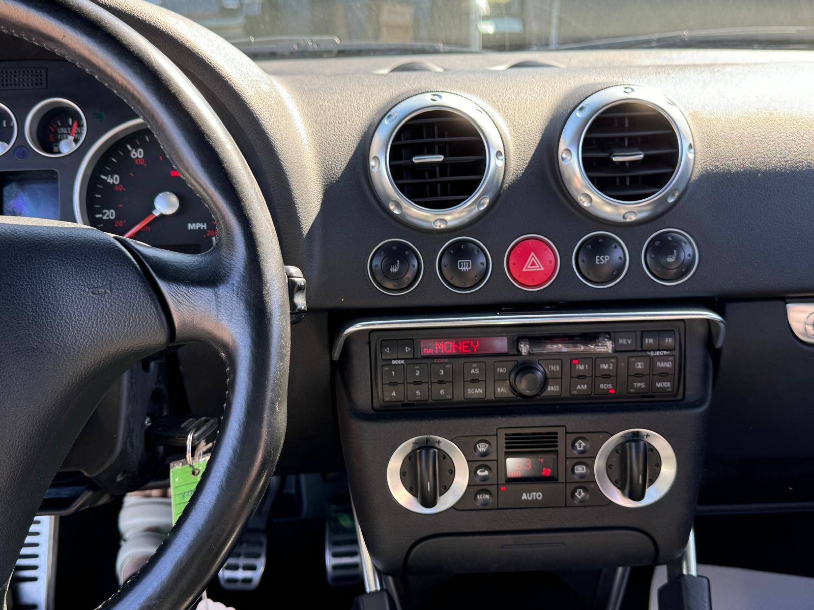/azureautogallery1/2001-Audi-TT-5383577313152261.jpg