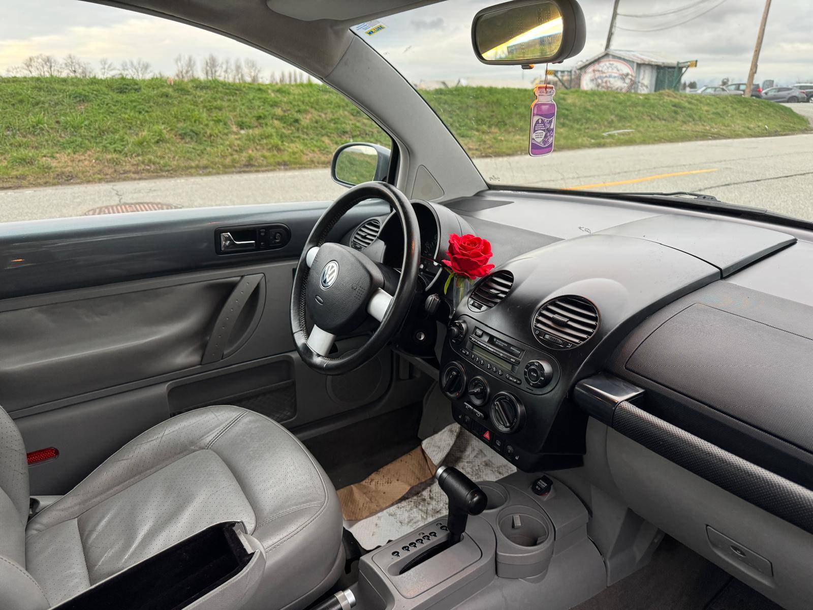 /azureautogallery1/2002-Volkswagen-NewBeetle-24809124566086127.jpg