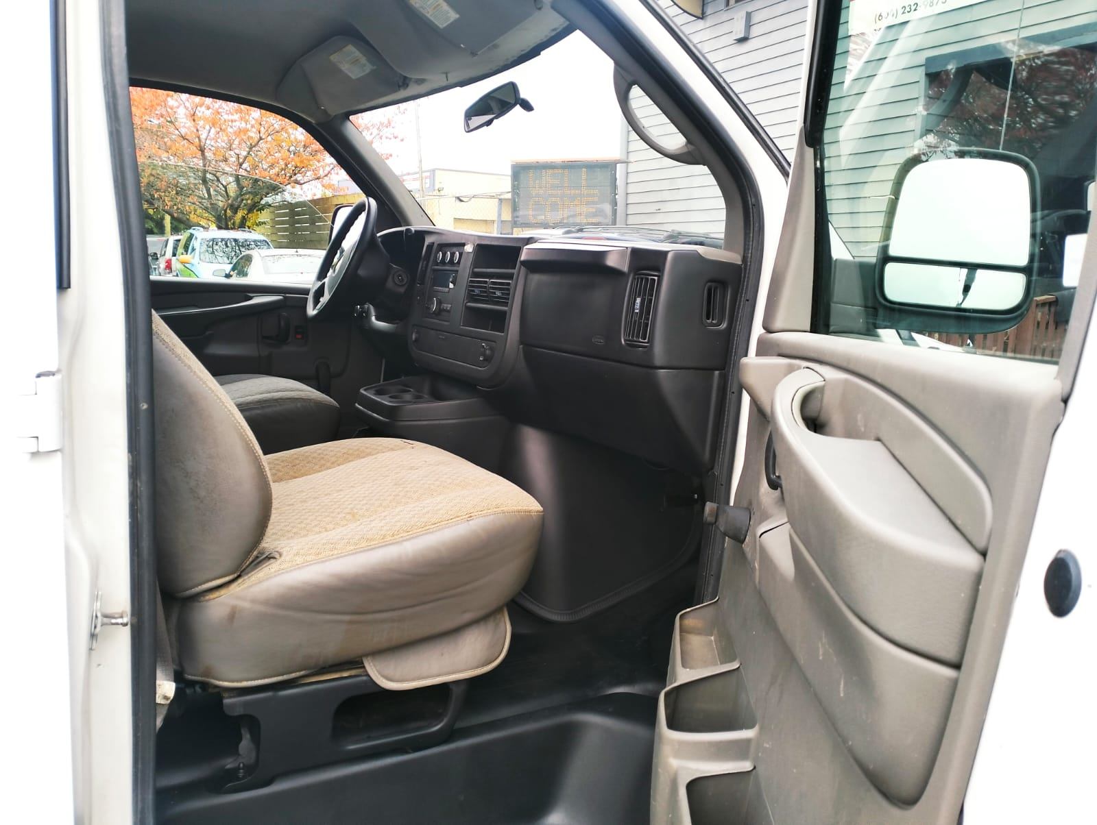 /azureautogallery1/2008-Chevrolet-ExpressCargo-12767756514463313.jpg