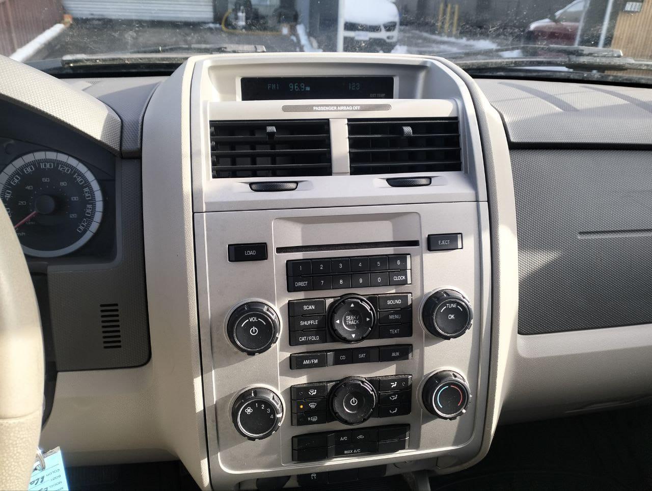 /azureautogallery1/2008-Ford-Escape-9210550885272968.jpg