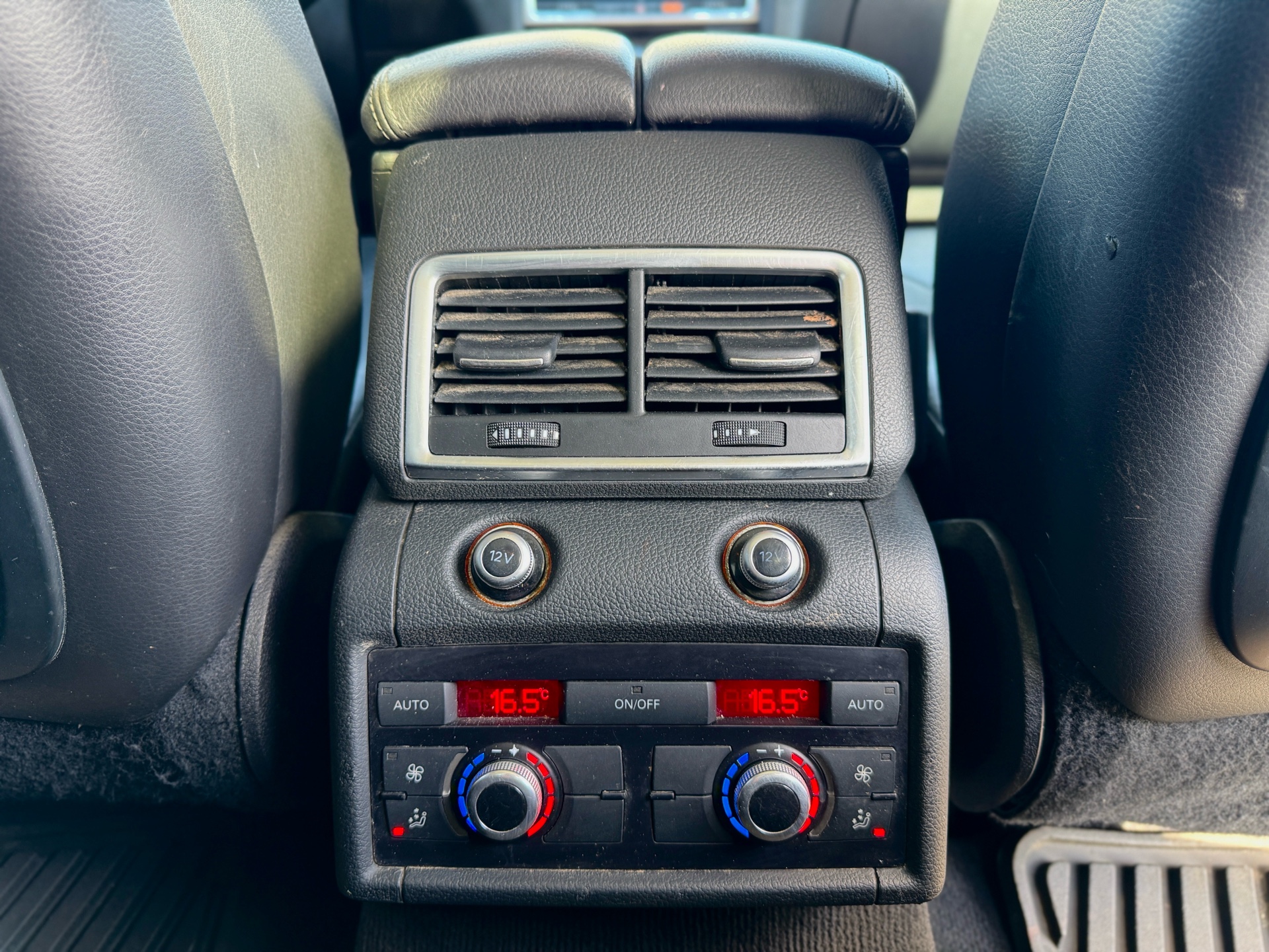 /azureautogallery1/2010-Audi-Q7-9098786475476923.jpg