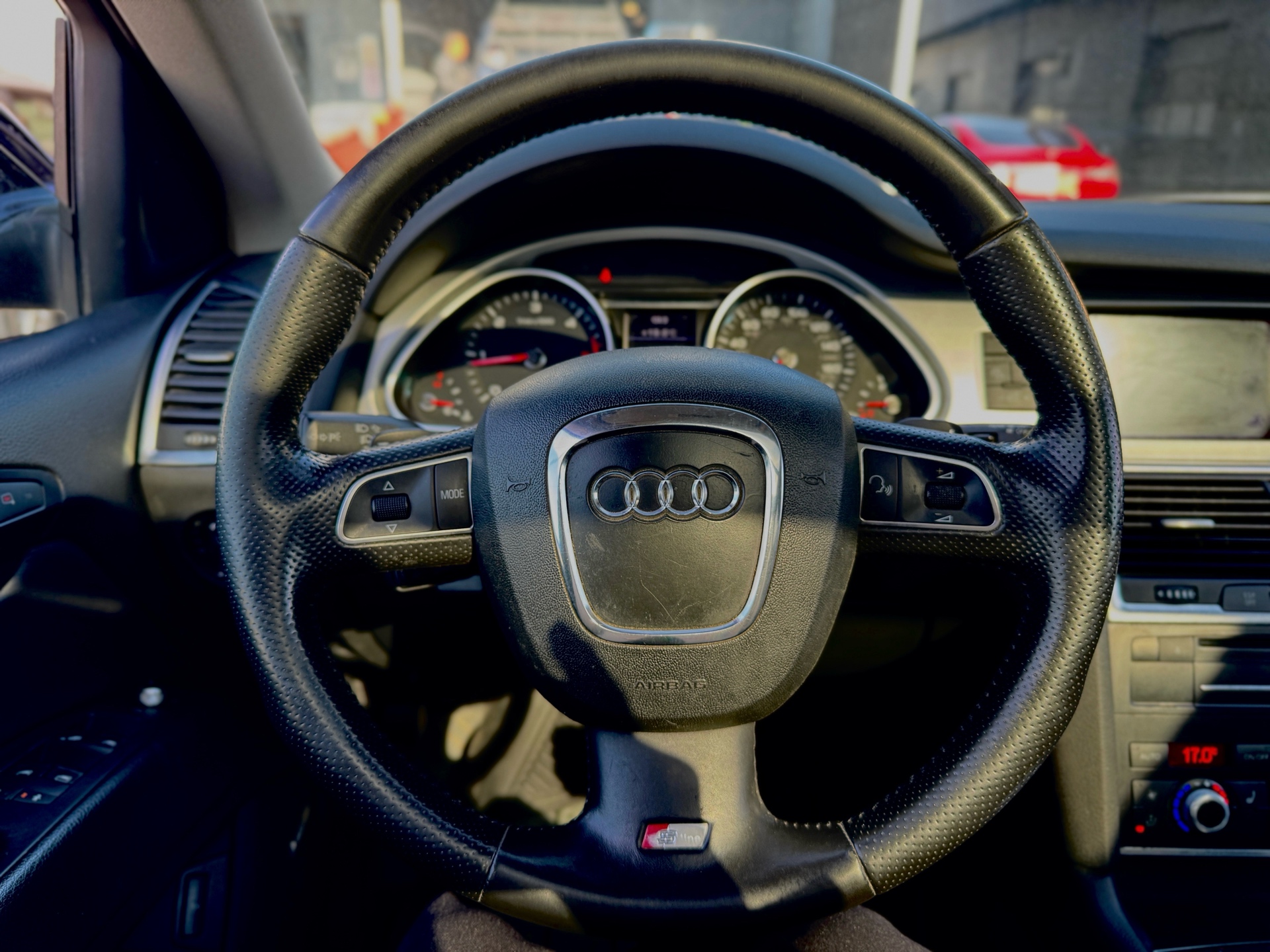 /azureautogallery1/2010-Audi-Q7-9937953671291215.jpg