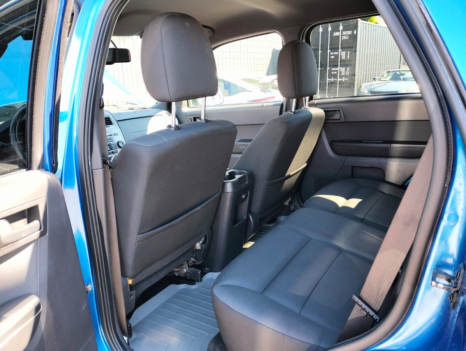 /azureautogallery1/2011-Ford-Escape-061791498207997675.jpg