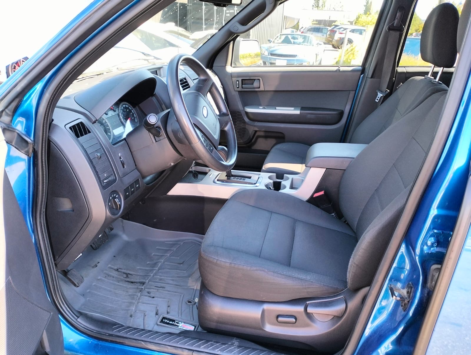 /azureautogallery1/2011-Ford-Escape-4267323072979383.jpg