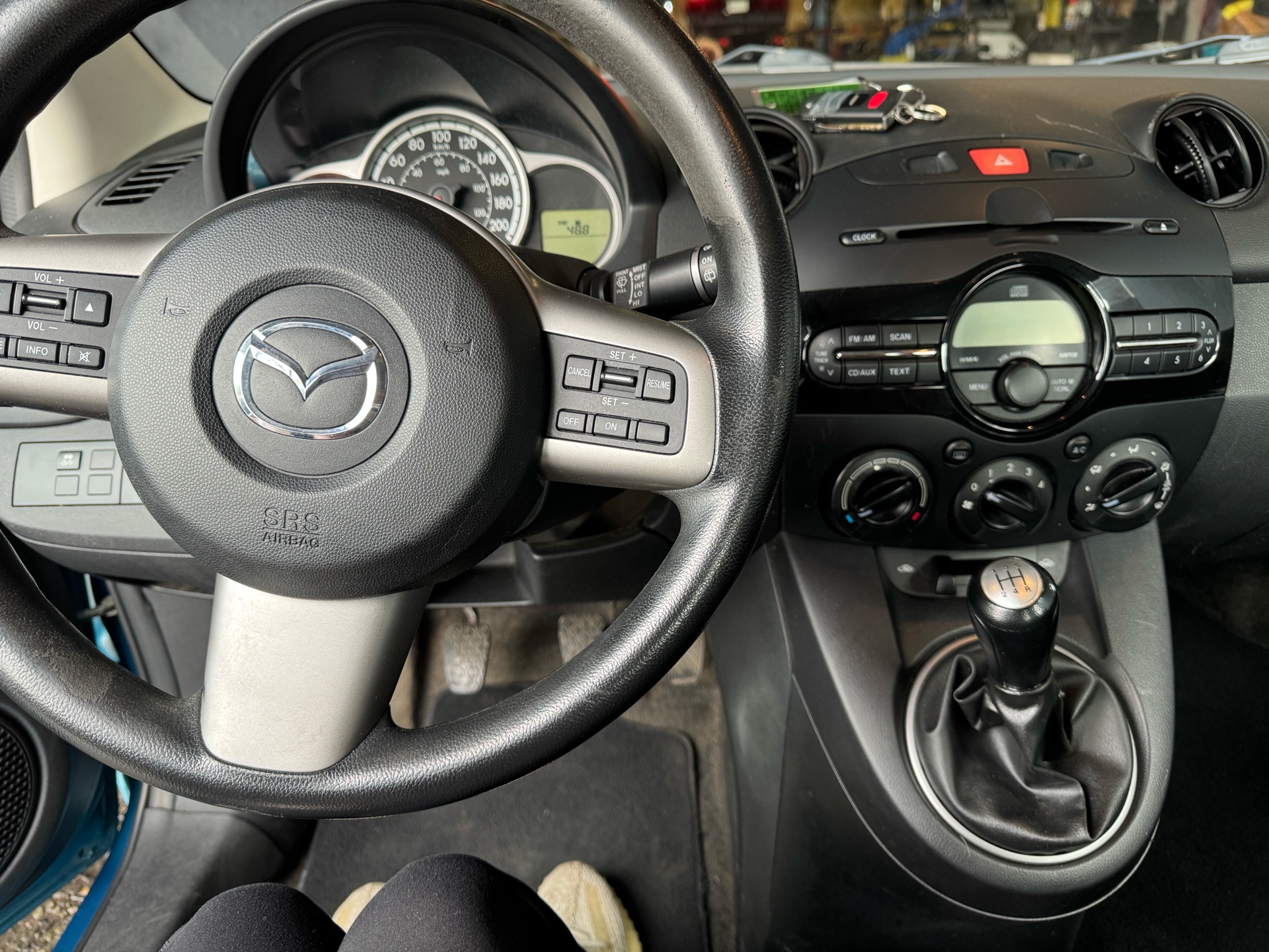/azureautogallery1/2011-Mazda-MAZDA2-6026834113706665.jpg