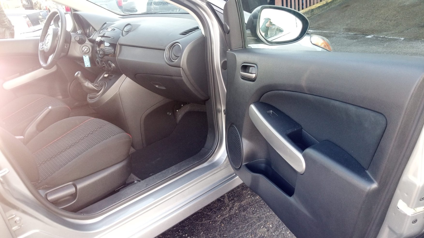 /azureautogallery1/2011-Mazda-Mazda2-2761754599626627.jpg