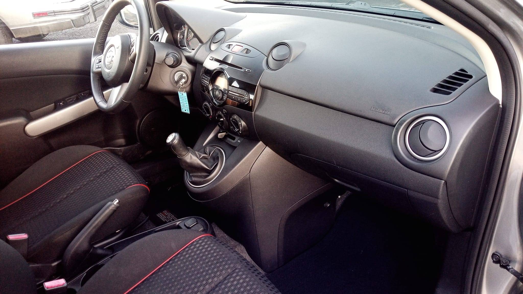 /azureautogallery1/2011-Mazda-Mazda2-36072670732228773.jpg