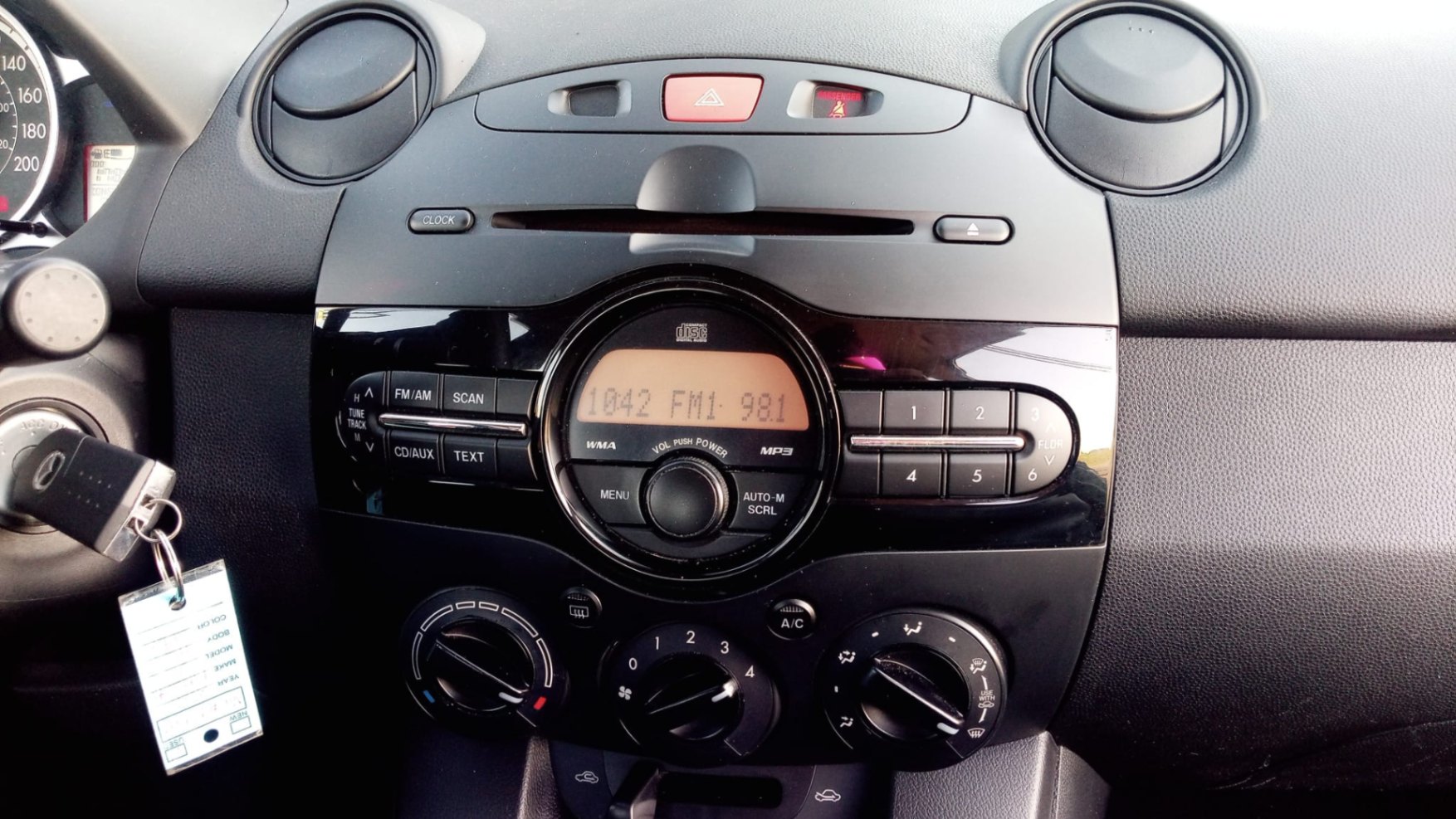 /azureautogallery1/2011-Mazda-Mazda2-8239791746417093.jpg
