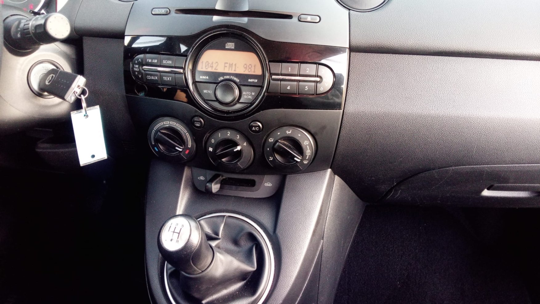 /azureautogallery1/2011-Mazda-Mazda2-8733905081214917.jpg