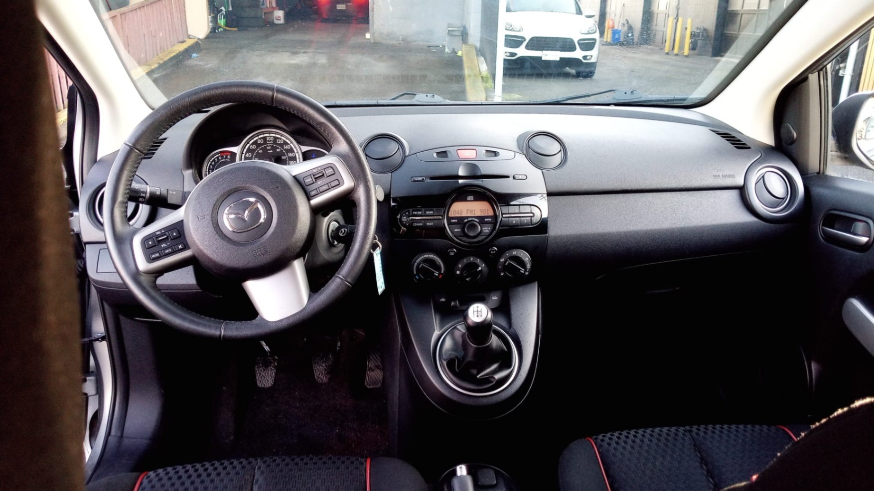 /azureautogallery1/2011-Mazda-Mazda2-9342083792699389.jpg
