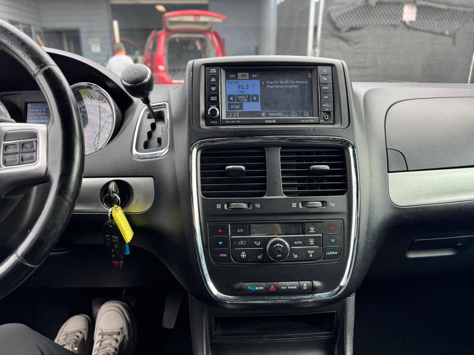/azureautogallery1/2012-Dodge-GrandCaravan-18209150085612213.jpg