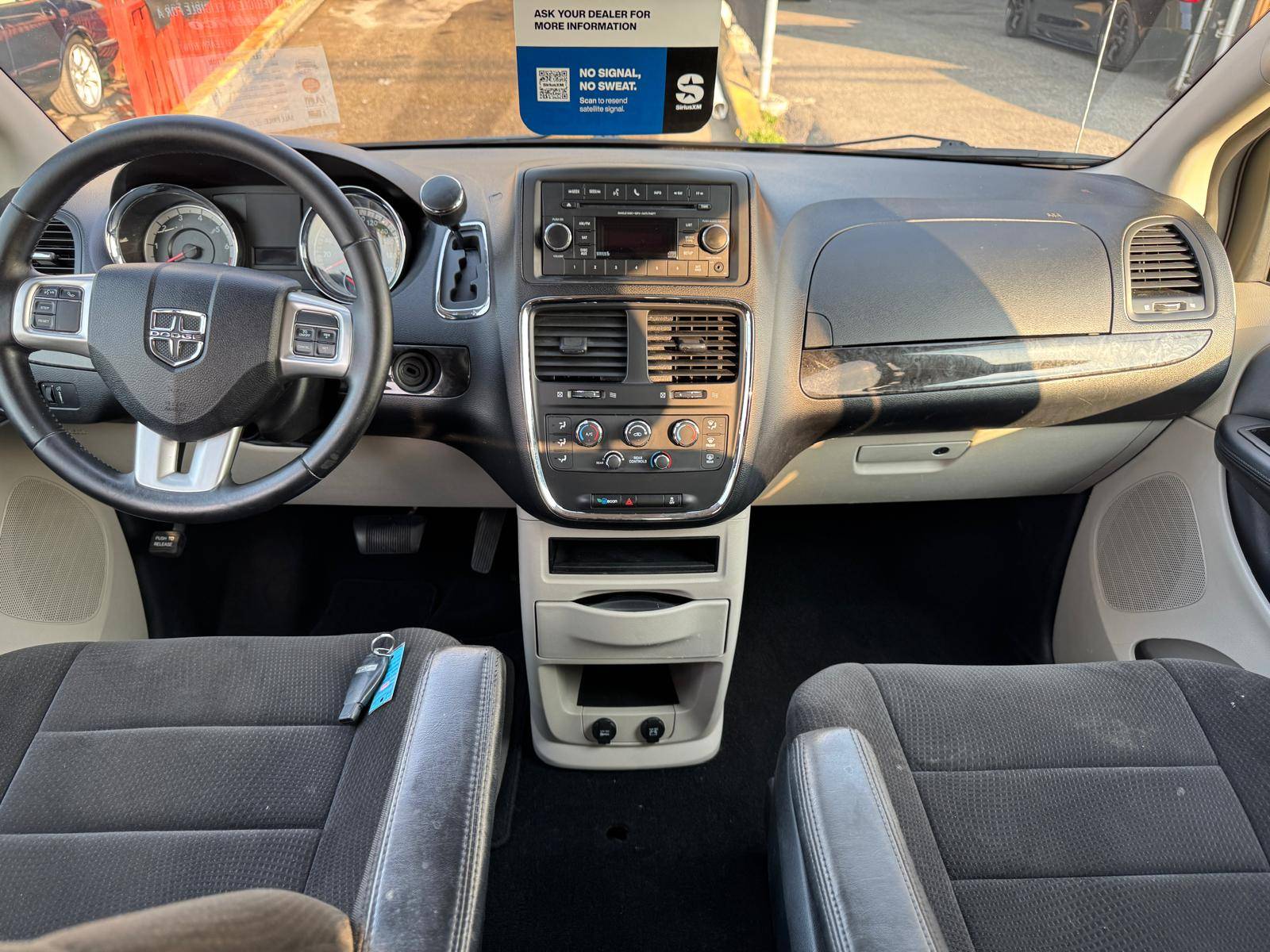 /azureautogallery1/2012-Dodge-GrandCaravan-8836825071875458.jpg