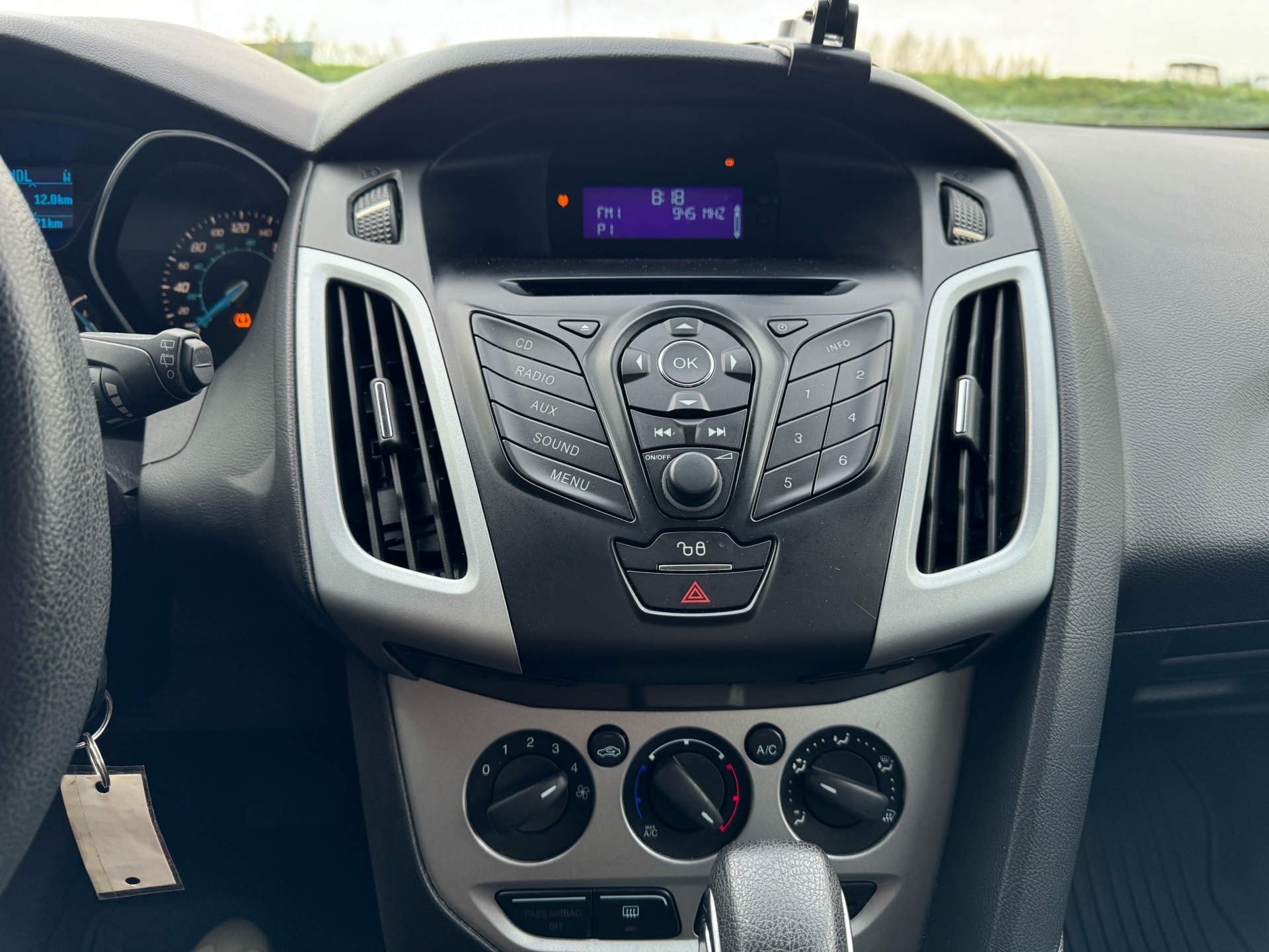 /azureautogallery1/2012-Ford-Focus-026609203383199942.jpg