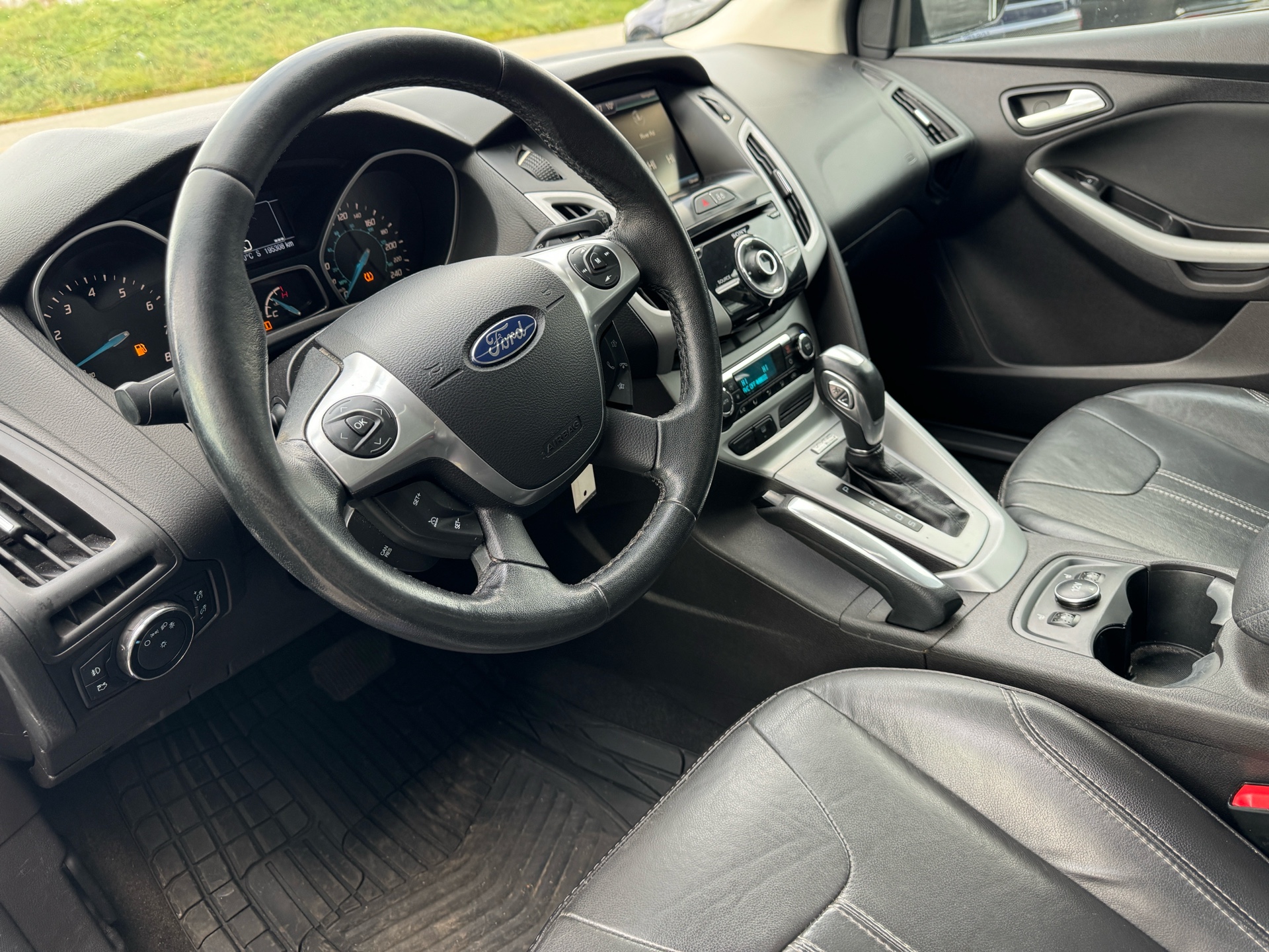 /azureautogallery1/2013-Ford-Focus-14688964085449352.jpg