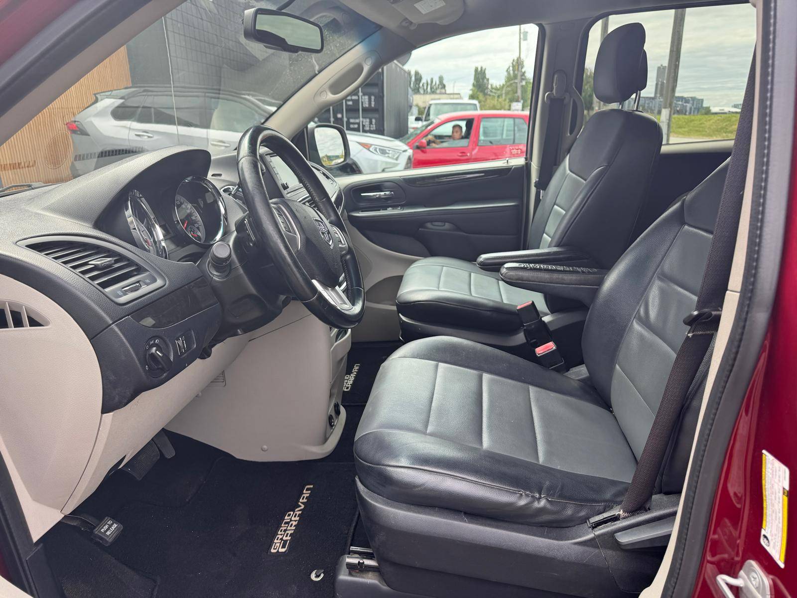 /azureautogallery1/2014-Dodge-GrandCaravan-9929446534612238.jpg
