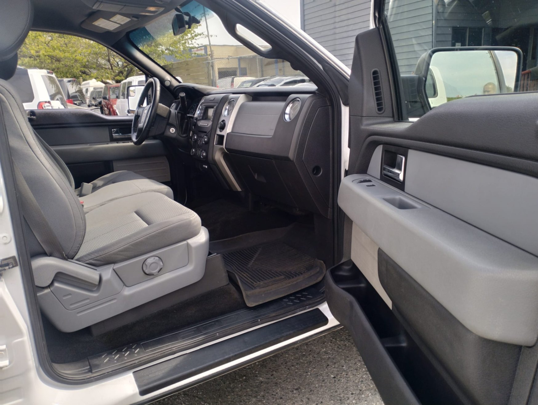 /azureautogallery1/2014-Ford-F-150-05805491538479046.jpg