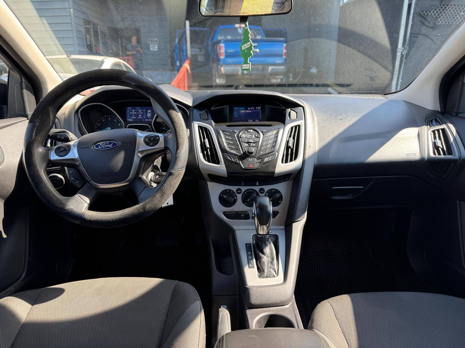 /azureautogallery1/2014-Ford-Focus-1404135773035493.jpg