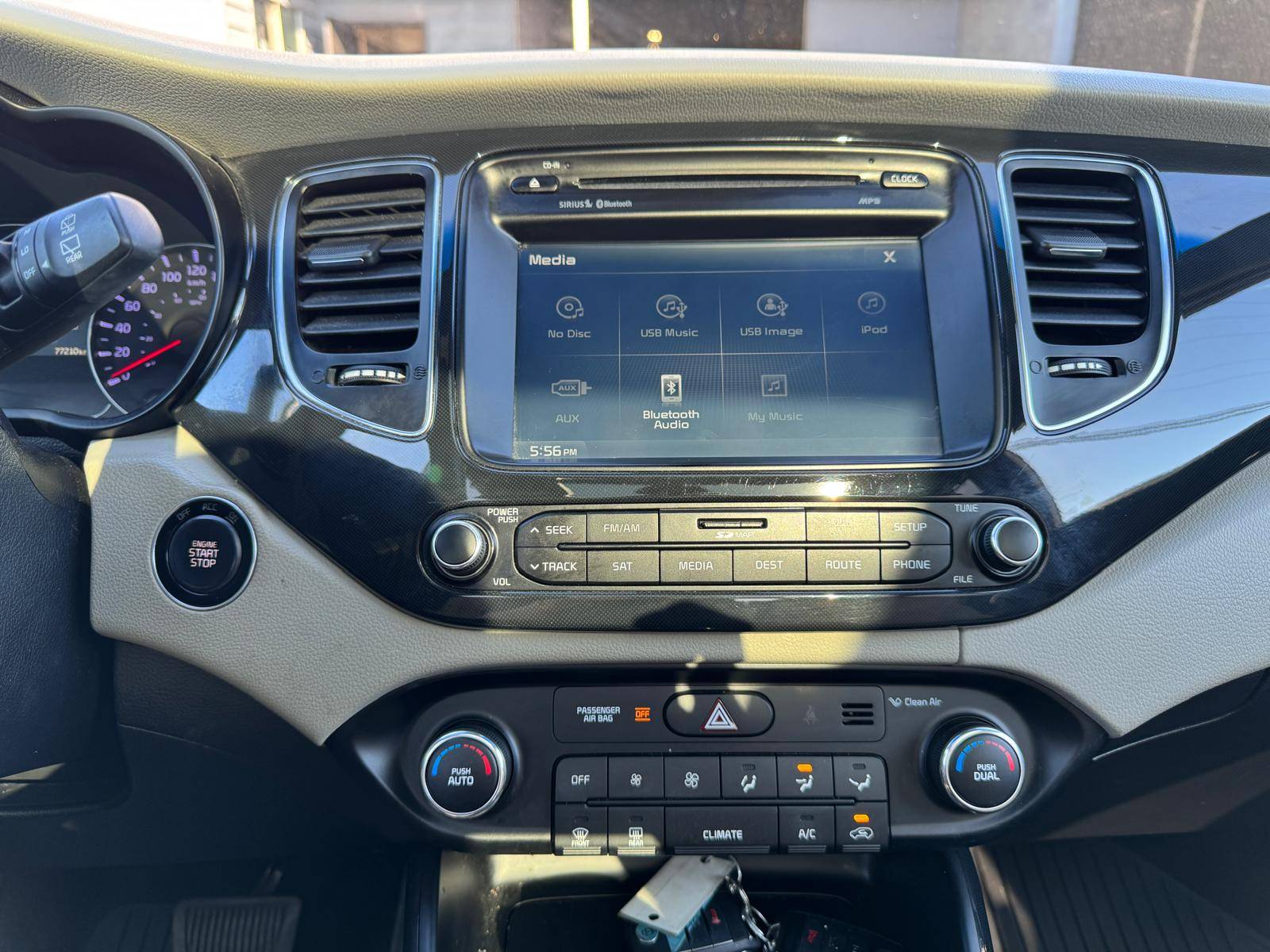 /azureautogallery1/2014-Kia-Rondo-11756790587830857.jpg