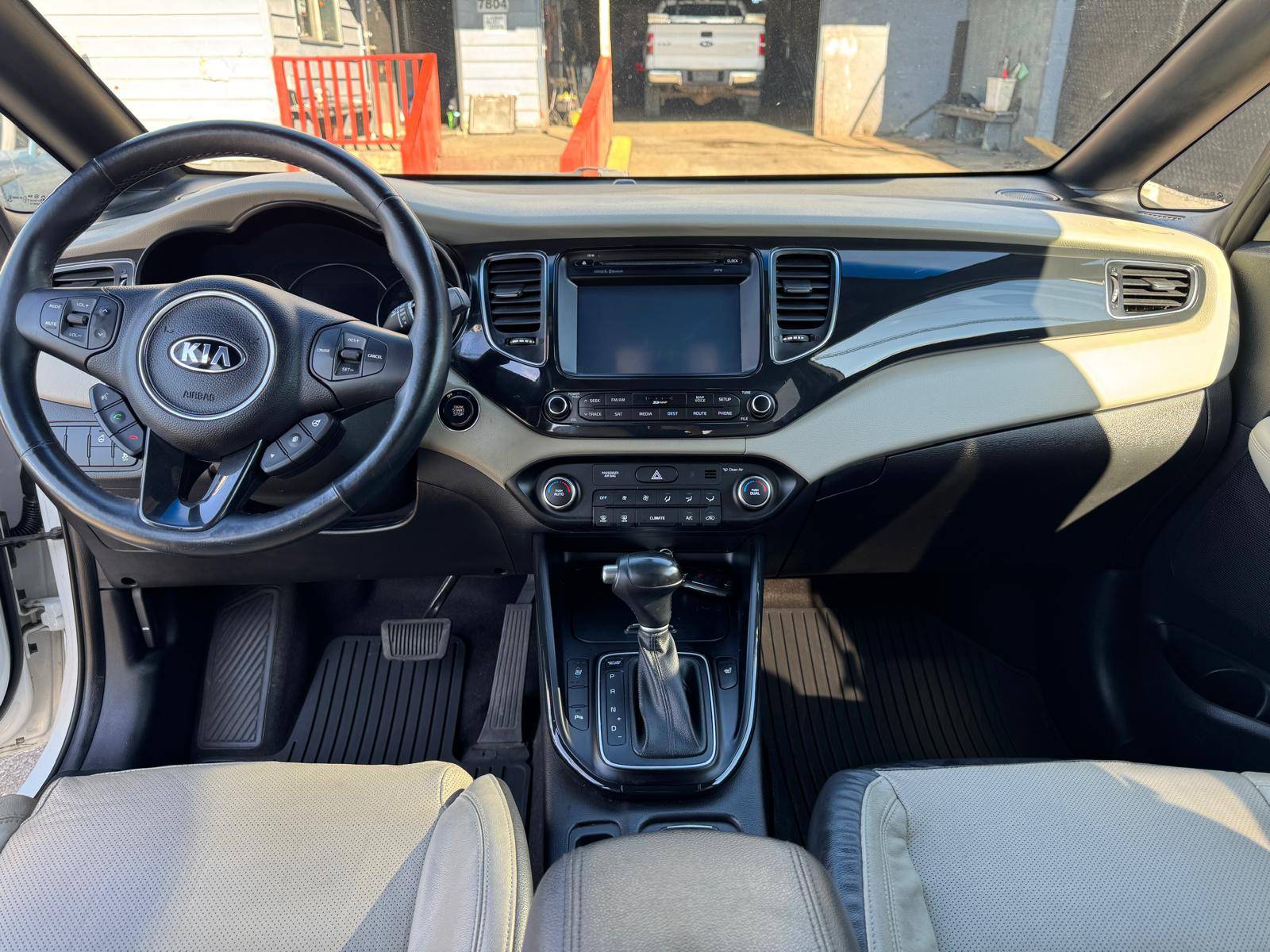 /azureautogallery1/2014-Kia-Rondo-8868718946656287.jpg